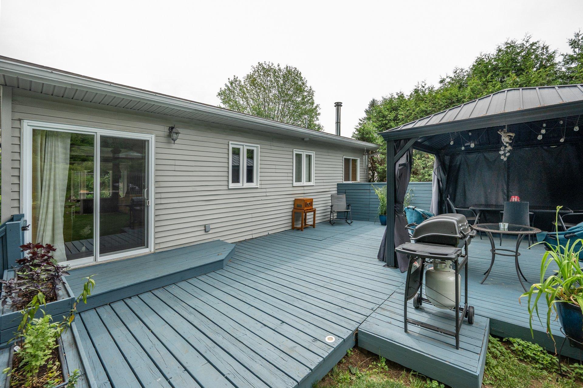 









1116


Place Jean-François

,
Saint-Jérôme,




QC
J5L1R6

