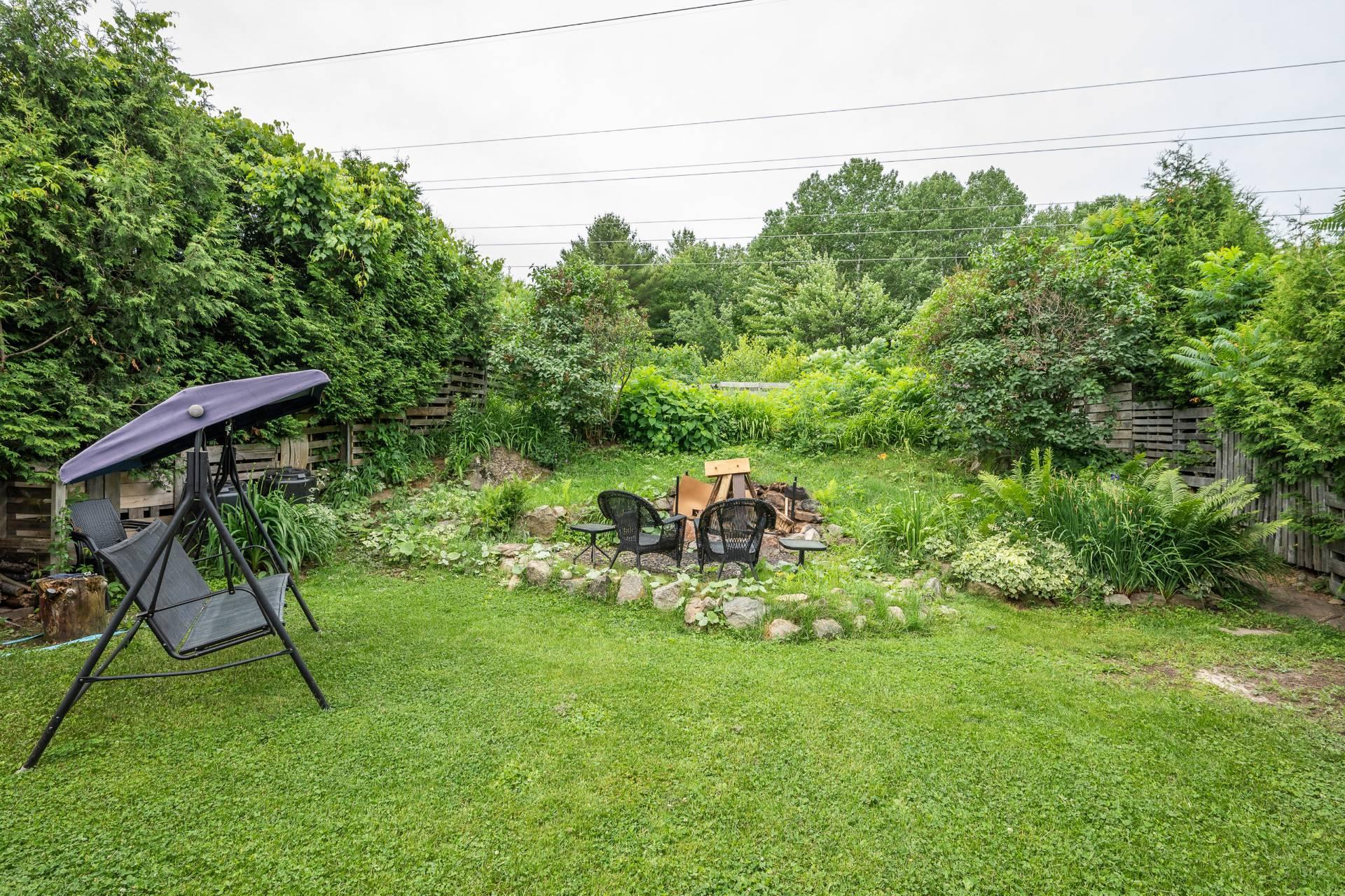 









1116


Place Jean-François

,
Saint-Jérôme,




QC
J5L1R6

