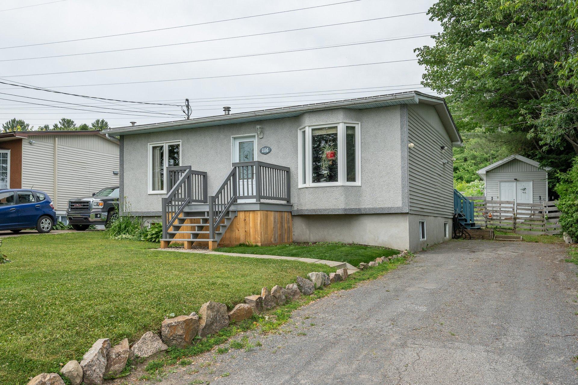 









1116


Place Jean-François

,
Saint-Jérôme,




QC
J5L1R6

