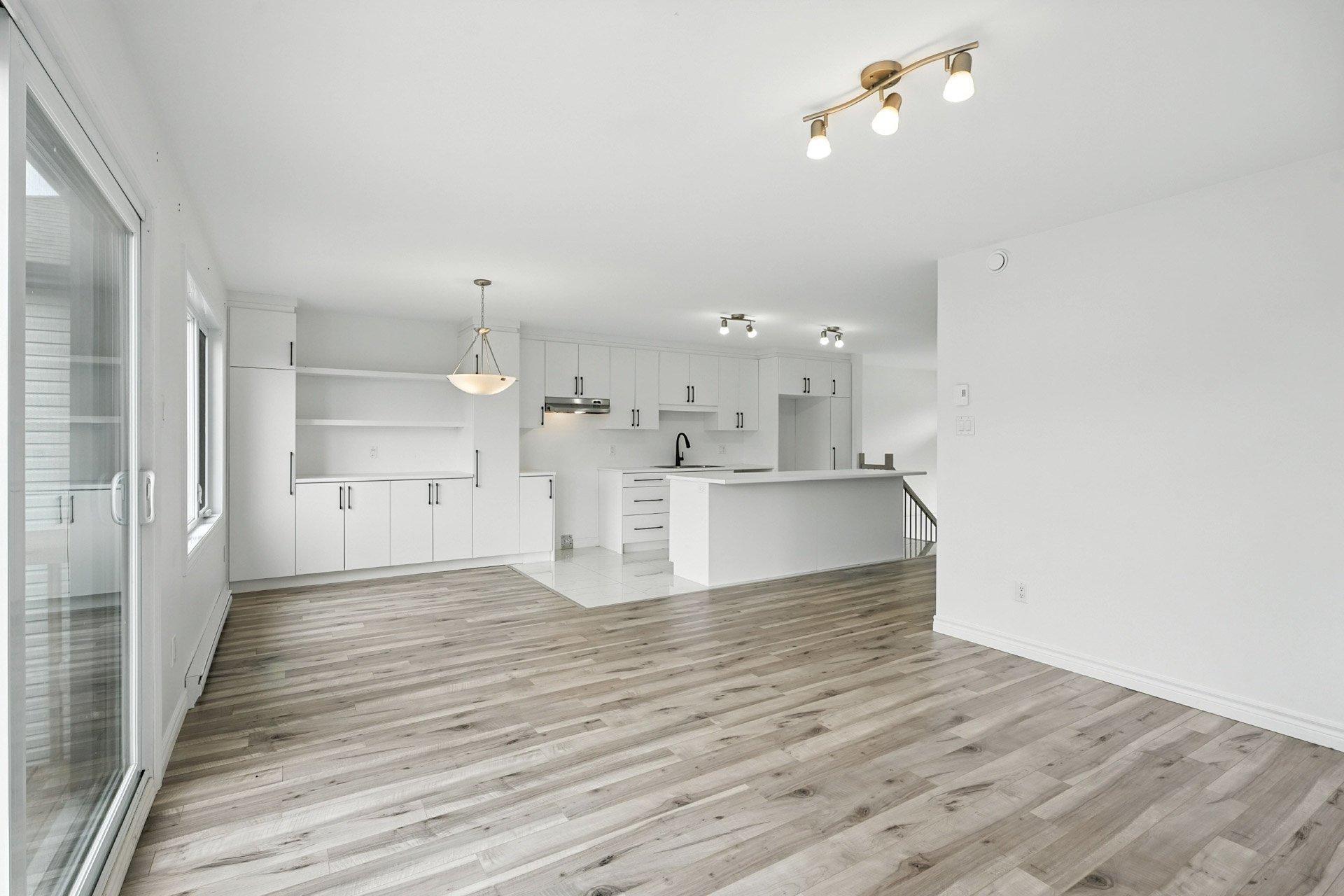 









87


Rue Adélard-Hamelin

,
Gatineau (Buckingham),




QC
J8L0Y8

