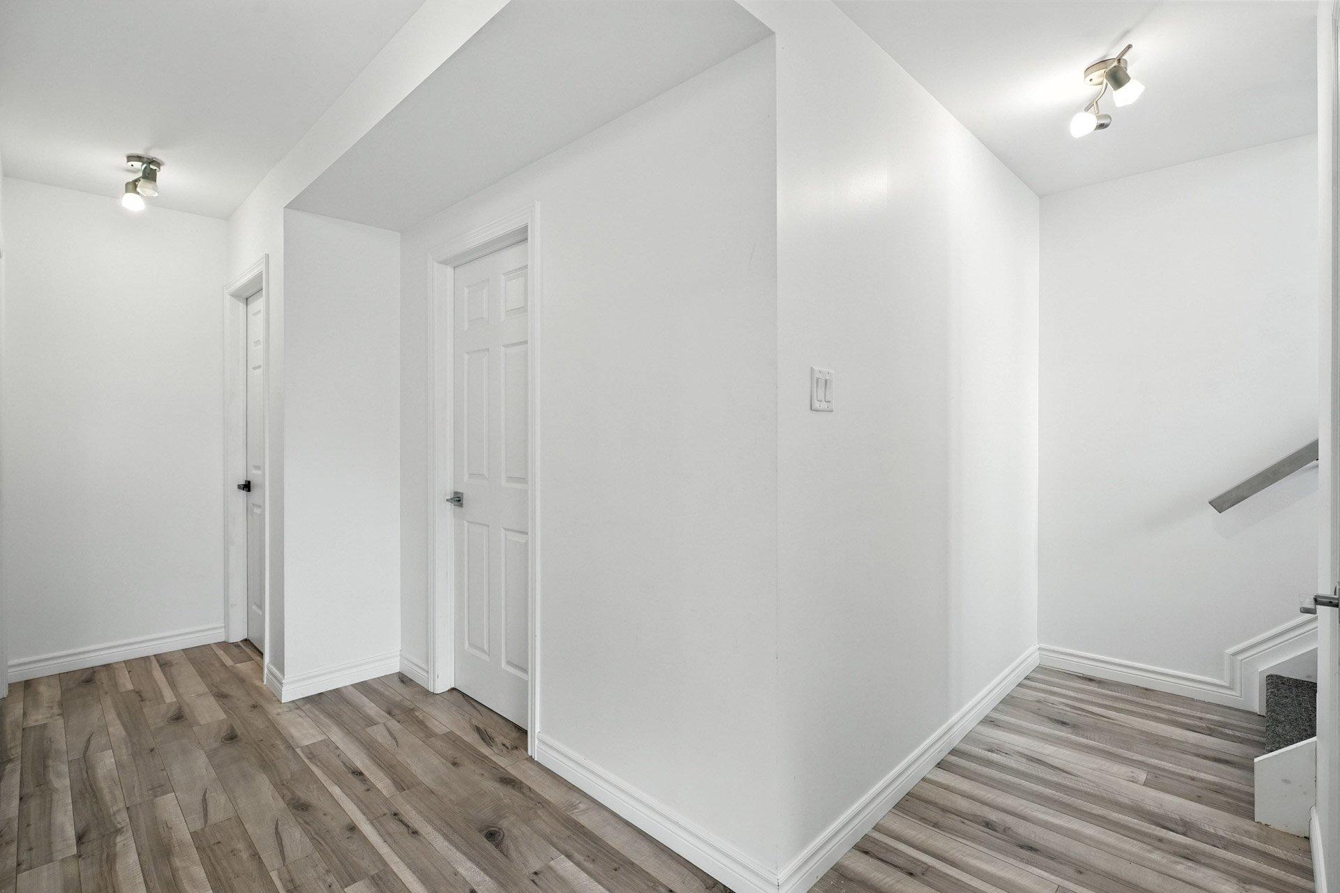 









87


Rue Adélard-Hamelin

,
Gatineau (Buckingham),




QC
J8L0Y8


