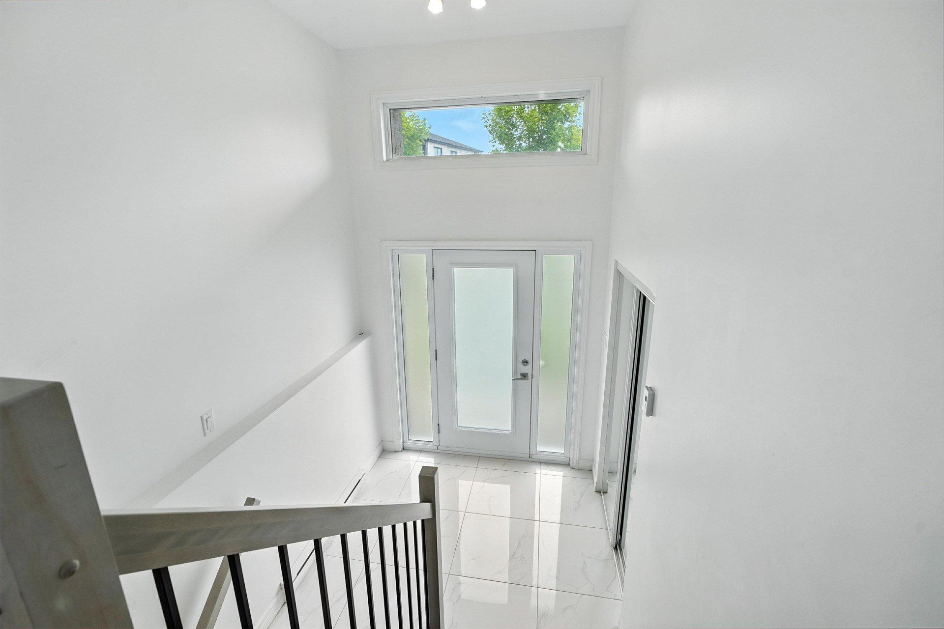 









87


Rue Adélard-Hamelin

,
Gatineau (Buckingham),




QC
J8L0Y8

