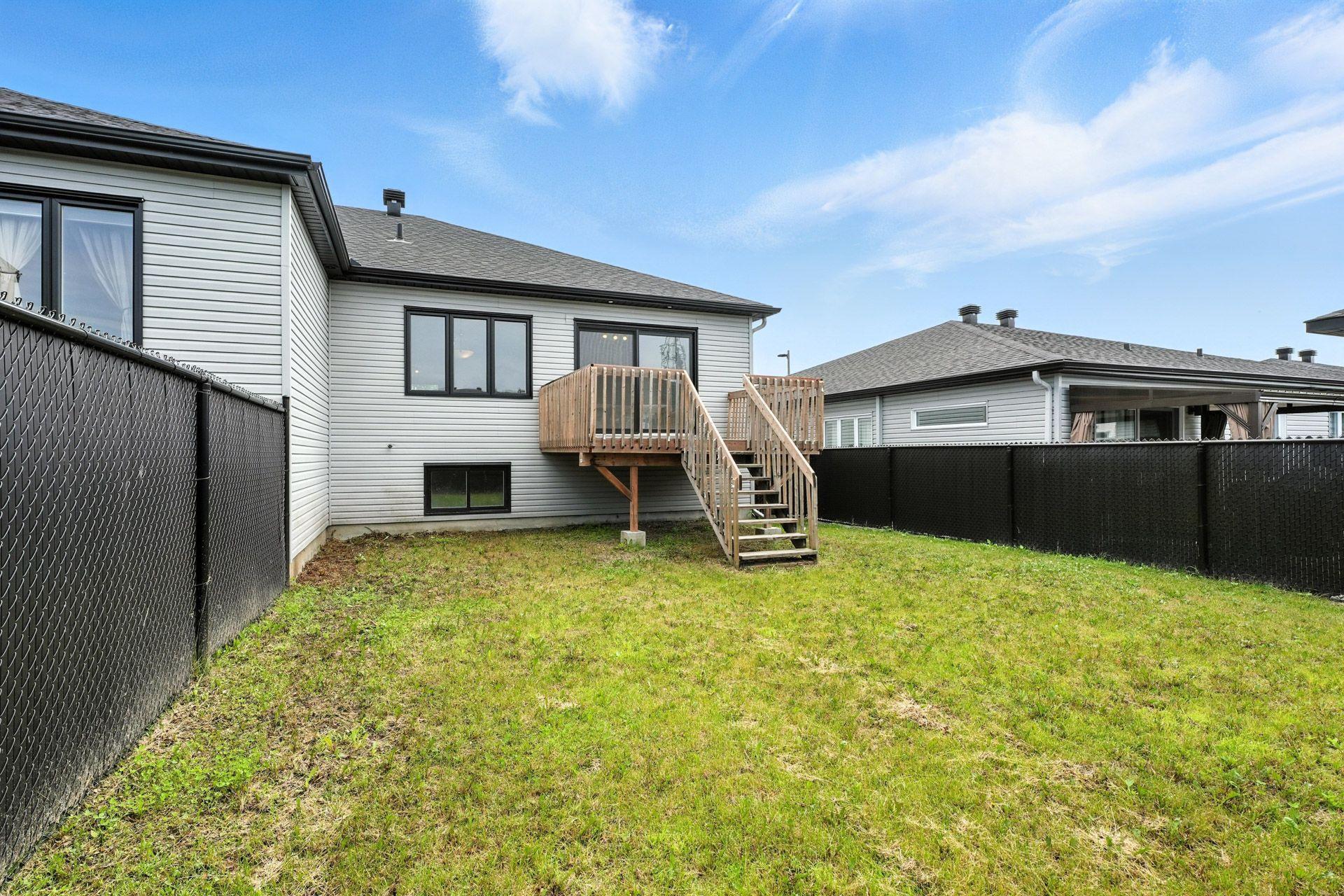 









87


Rue Adélard-Hamelin

,
Gatineau (Buckingham),




QC
J8L0Y8

