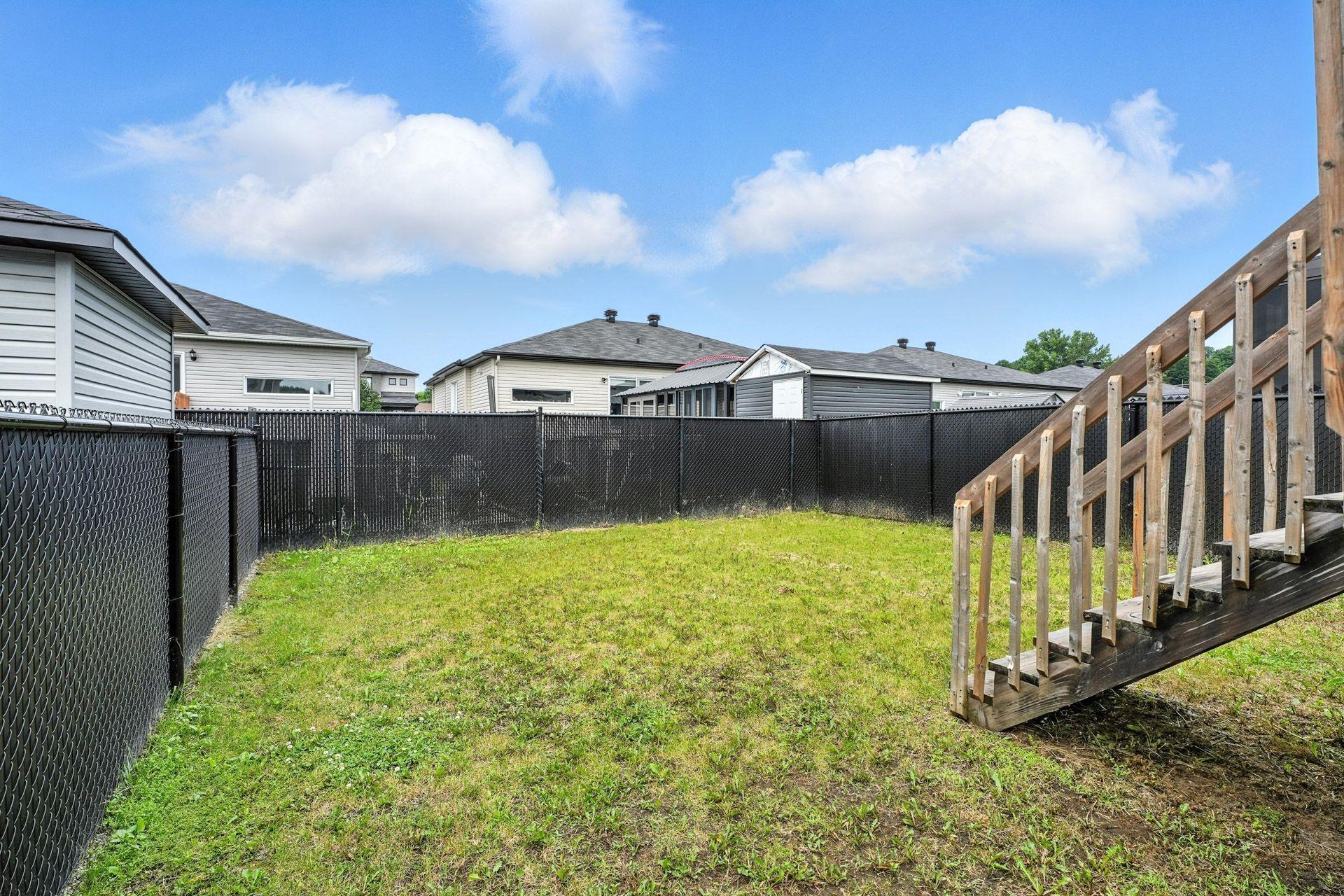 









87


Rue Adélard-Hamelin

,
Gatineau (Buckingham),




QC
J8L0Y8

