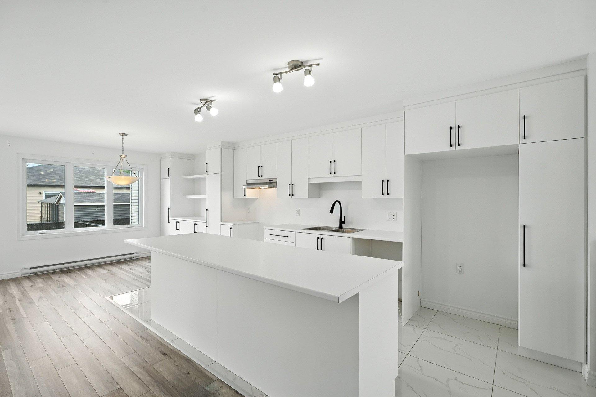 









87


Rue Adélard-Hamelin

,
Gatineau (Buckingham),




QC
J8L0Y8


