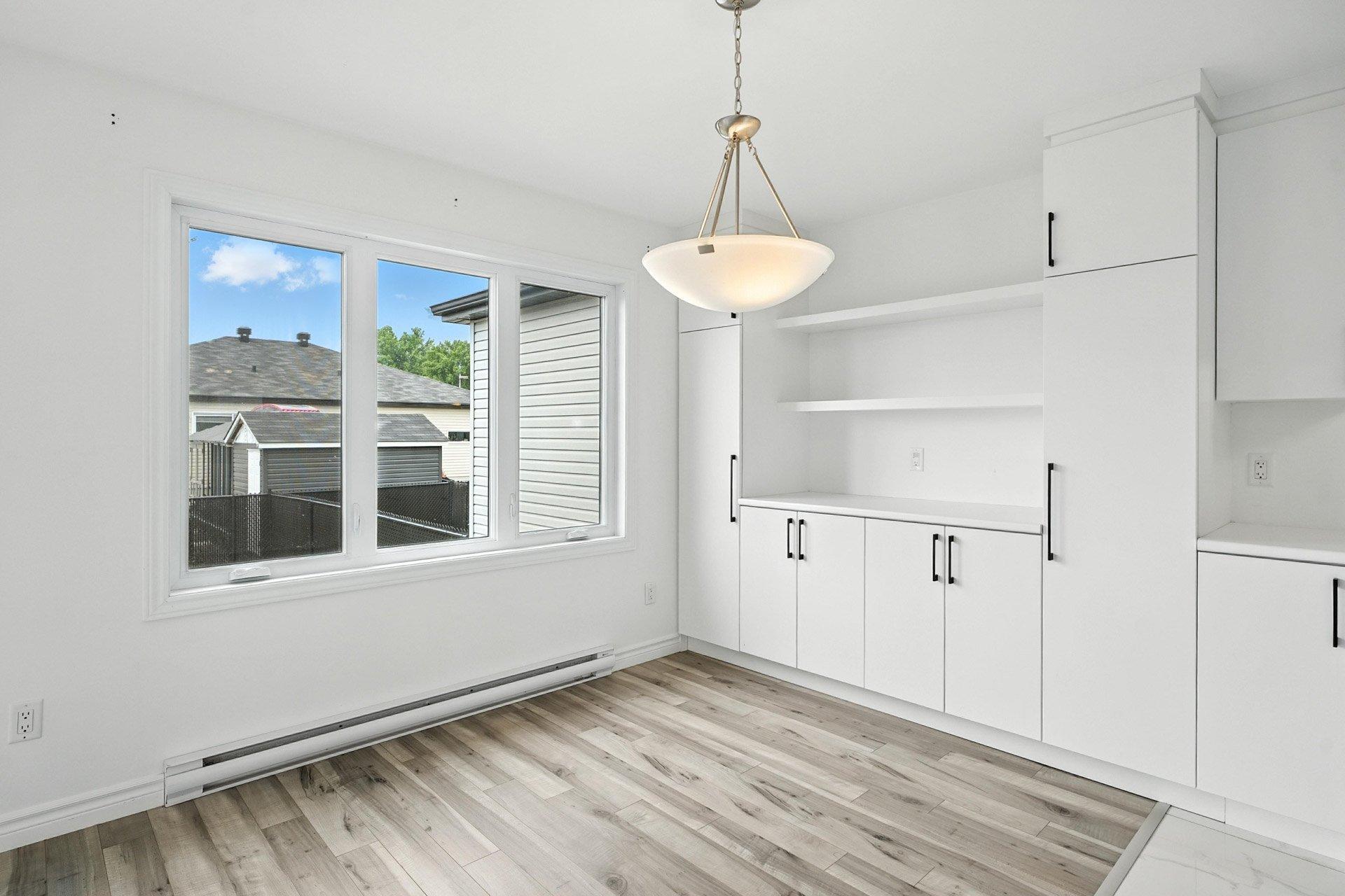 









87


Rue Adélard-Hamelin

,
Gatineau (Buckingham),




QC
J8L0Y8


