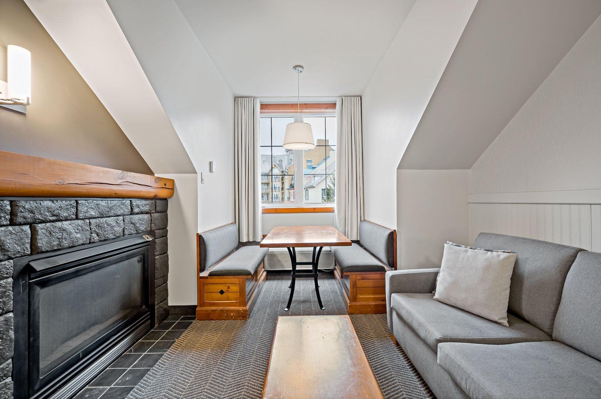 









140


Ch. au Pied-de-la-Montagne

, 518,
Mont-Tremblant,




QC
J8E3M2

