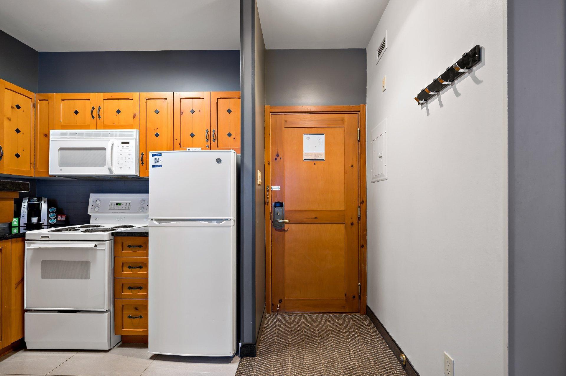 









140


Ch. au Pied-de-la-Montagne

, 518,
Mont-Tremblant,




QC
J8E3M2

