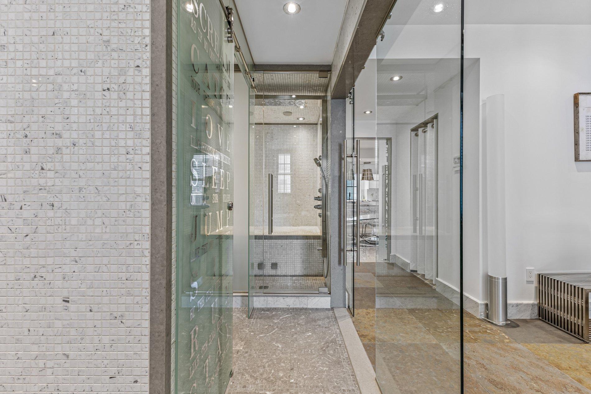 









1321


Rue Sherbrooke O.

, B51,
Montréal (Ville-Marie),




QC
H3G1J4

