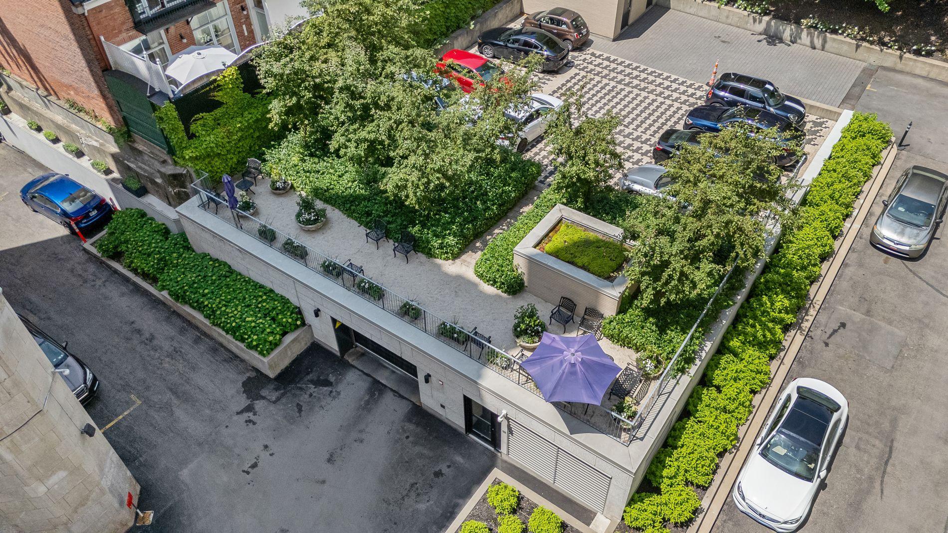 









1321


Rue Sherbrooke O.

, B51,
Montréal (Ville-Marie),




QC
H3G1J4


