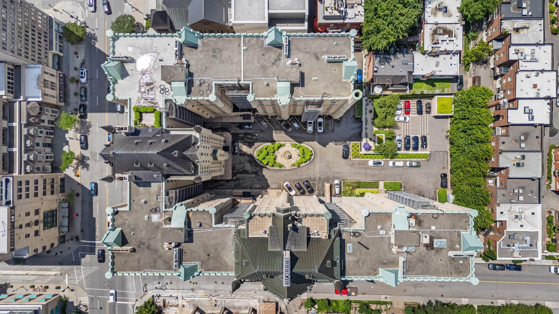 









1321


Rue Sherbrooke O.

, B51,
Montréal (Ville-Marie),




QC
H3G1J4

