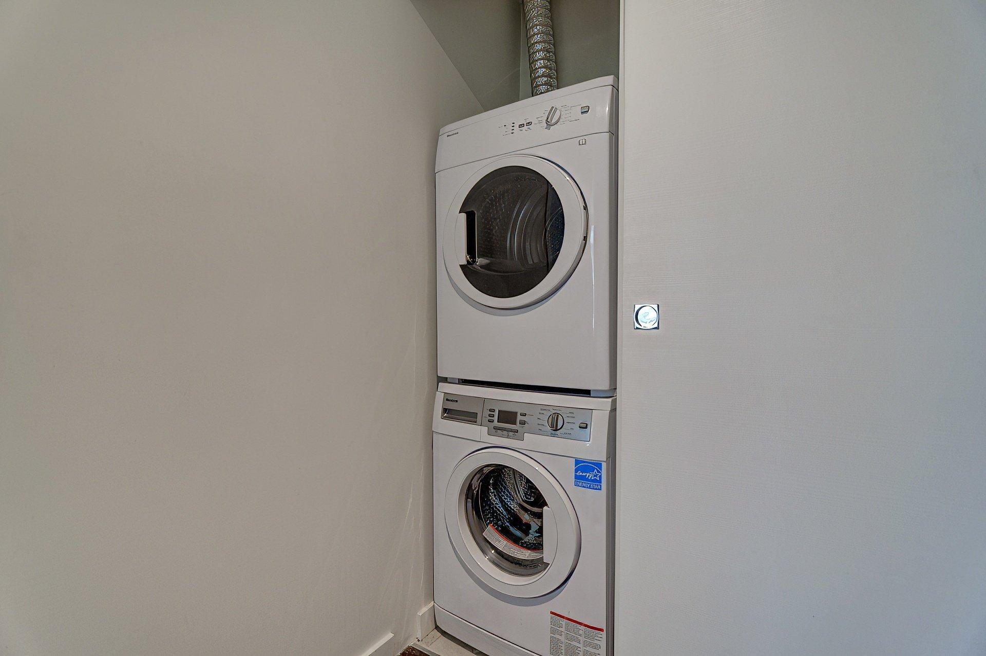 









1450


Boul. René-Lévesque O.

, 407,
Montréal (Ville-Marie),




QC
H3G0E1


