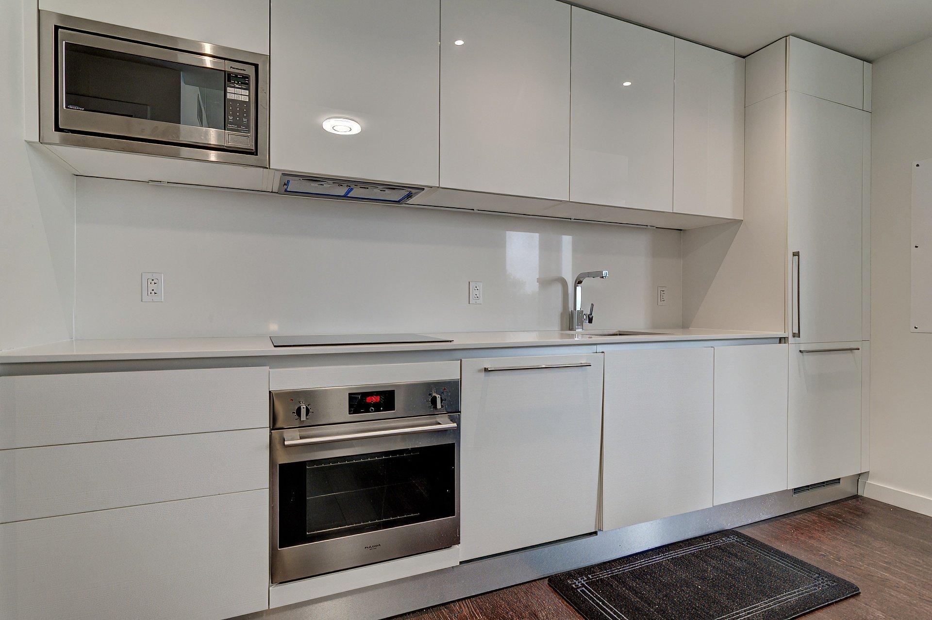 









1450


Boul. René-Lévesque O.

, 407,
Montréal (Ville-Marie),




QC
H3G0E1

