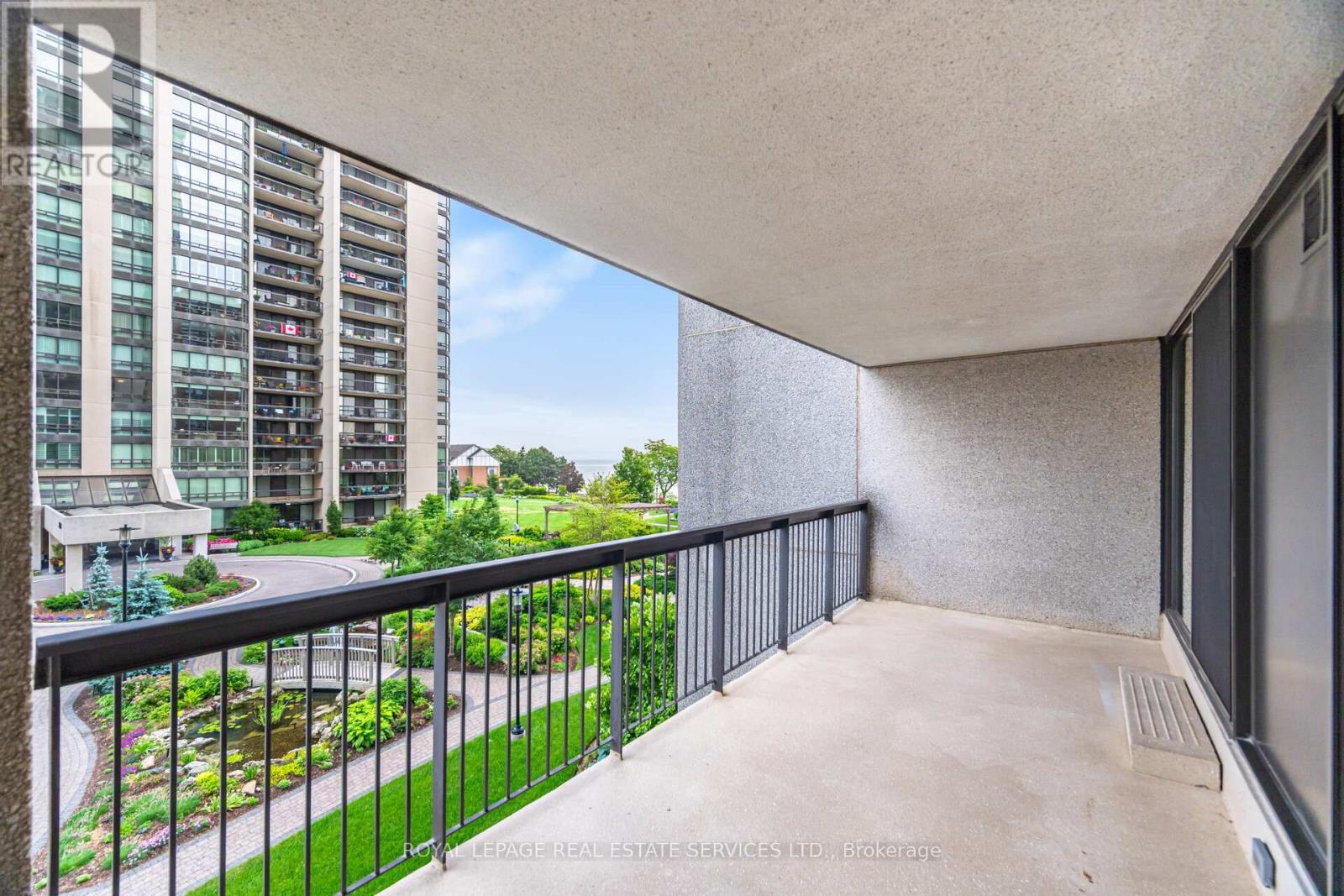 












306 - 2180 MARINE DRIVE

,
Oakville,




Ontario
L6L5V2

