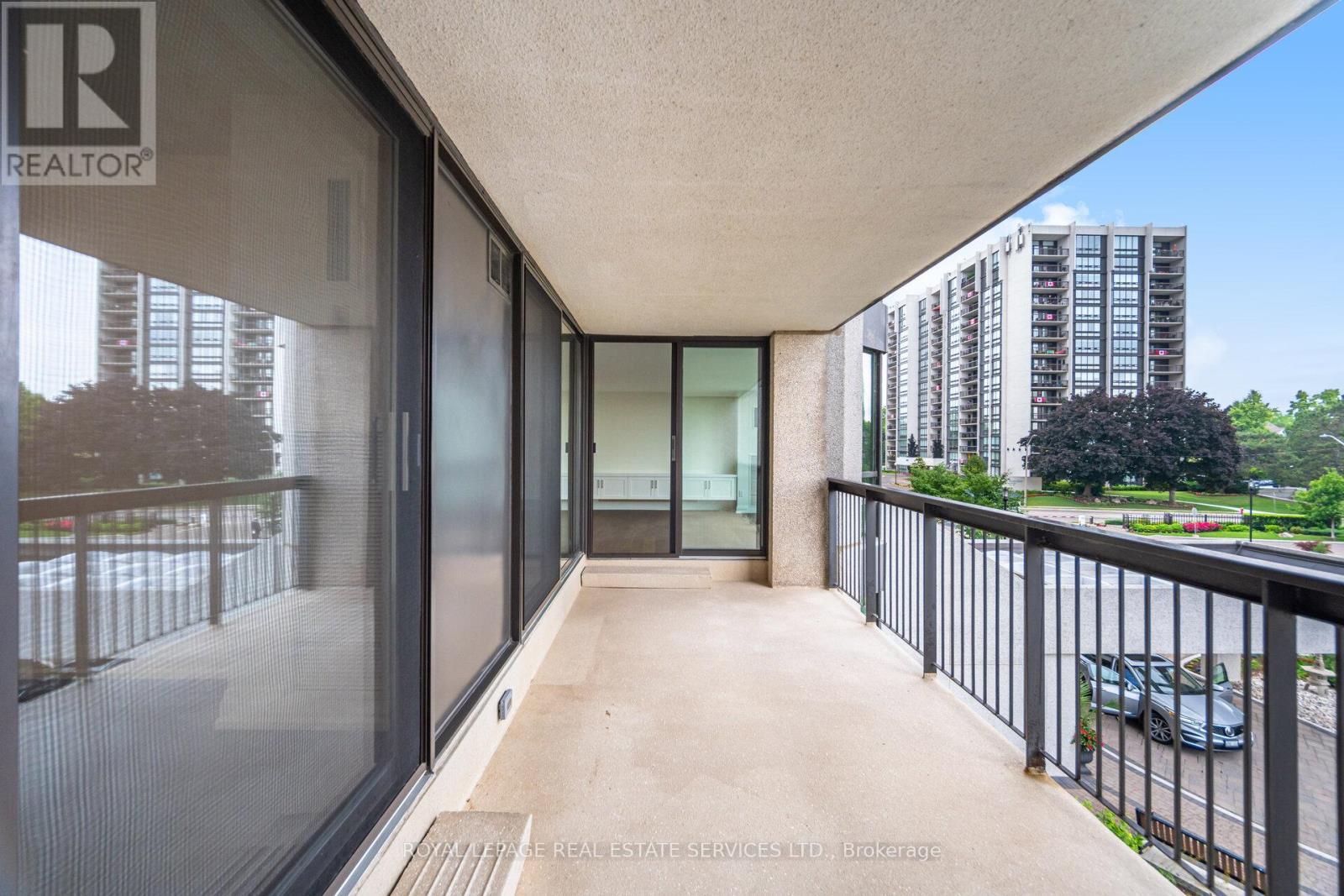 












306 - 2180 MARINE DRIVE

,
Oakville,




Ontario
L6L5V2

