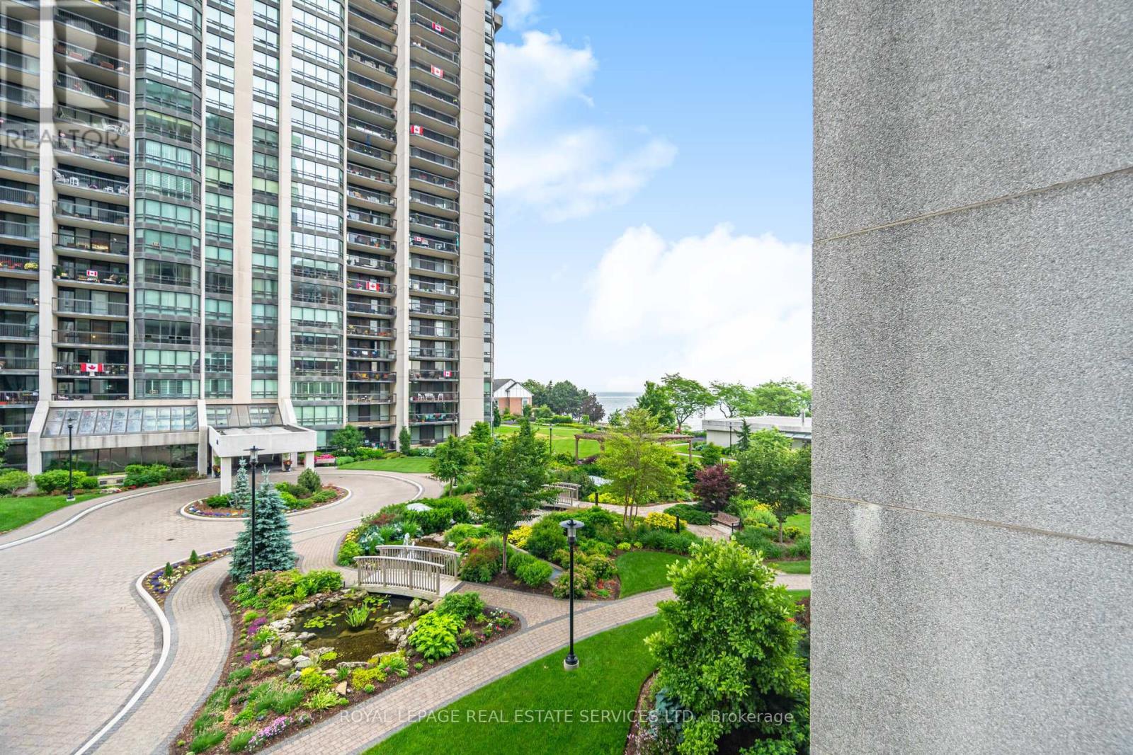 












306 - 2180 MARINE DRIVE

,
Oakville,




Ontario
L6L5V2

