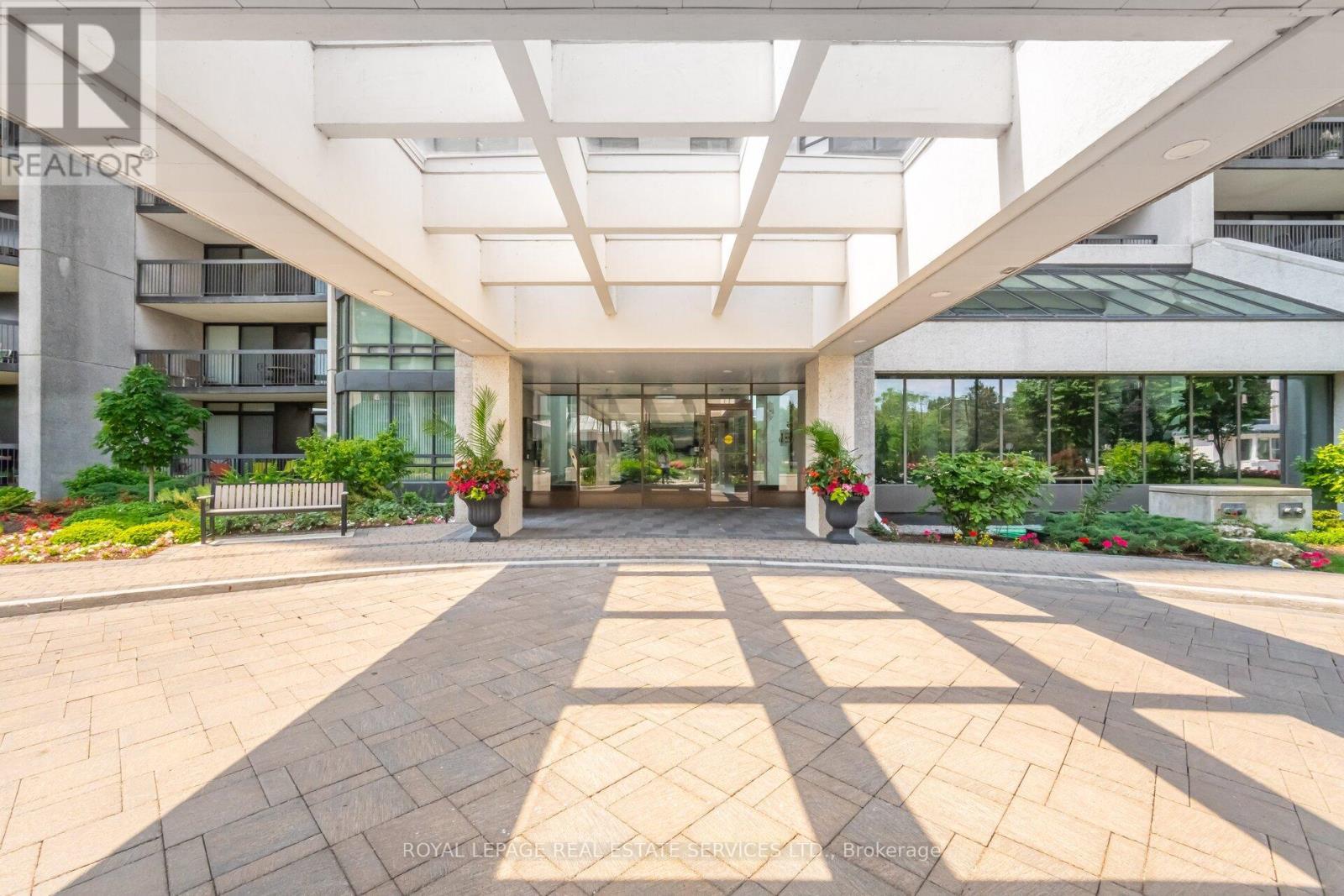 












306 - 2180 MARINE DRIVE

,
Oakville,




Ontario
L6L5V2

