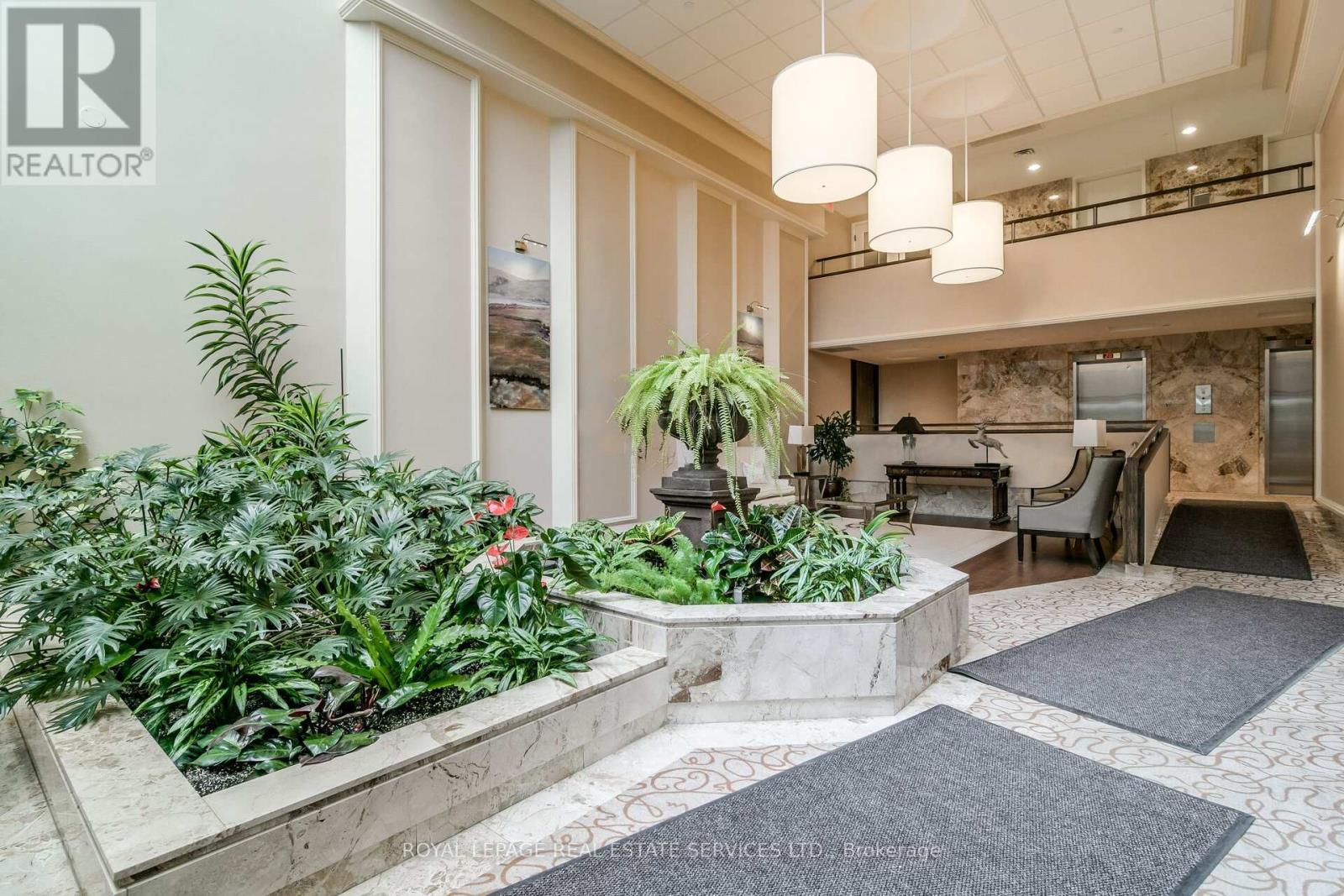 












306 - 2180 MARINE DRIVE

,
Oakville,




Ontario
L6L5V2

