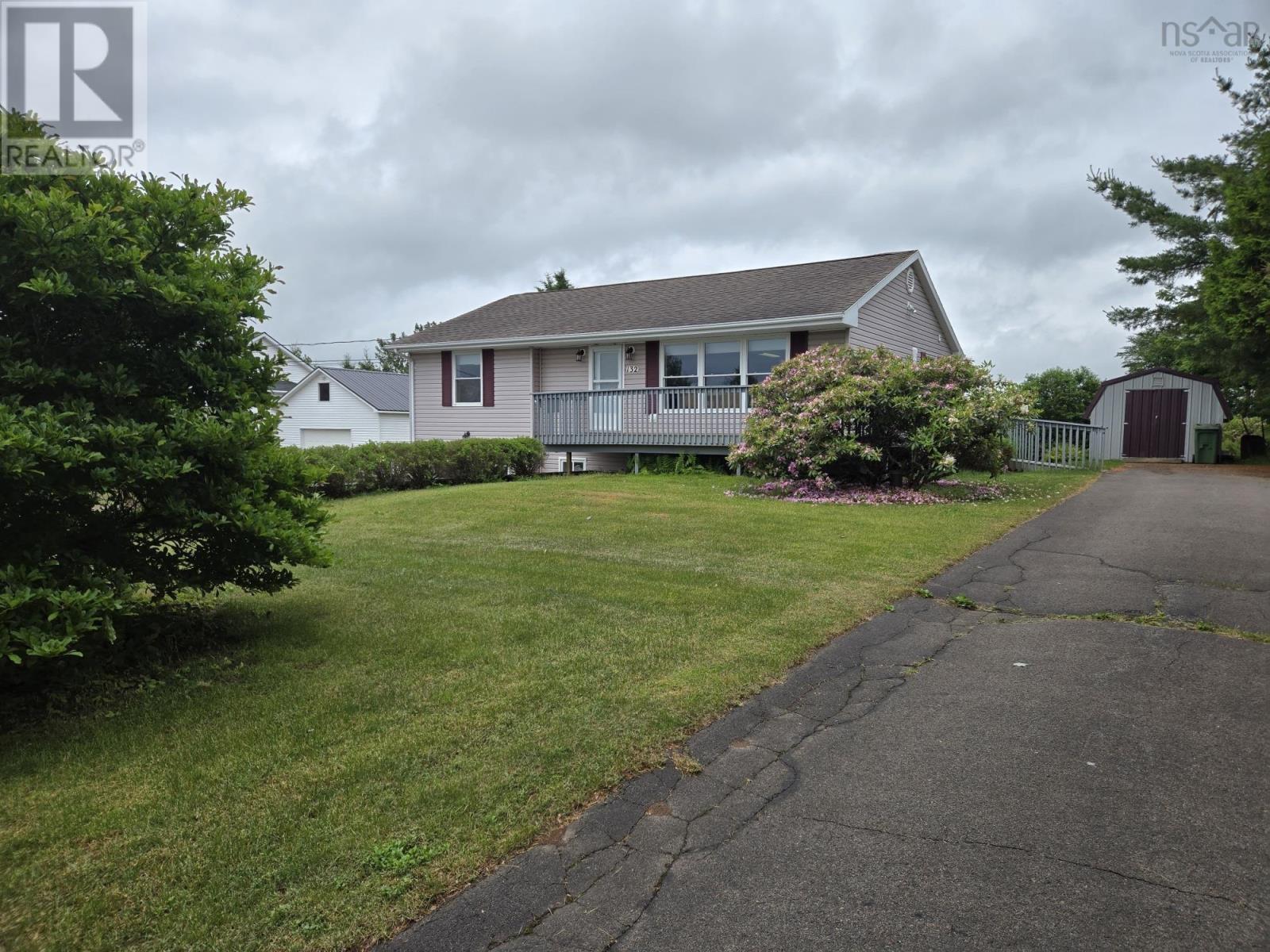 












132 MacLaughlin Avenue

,
Lower Onslow,




Nova Scotia
B6L5G6

