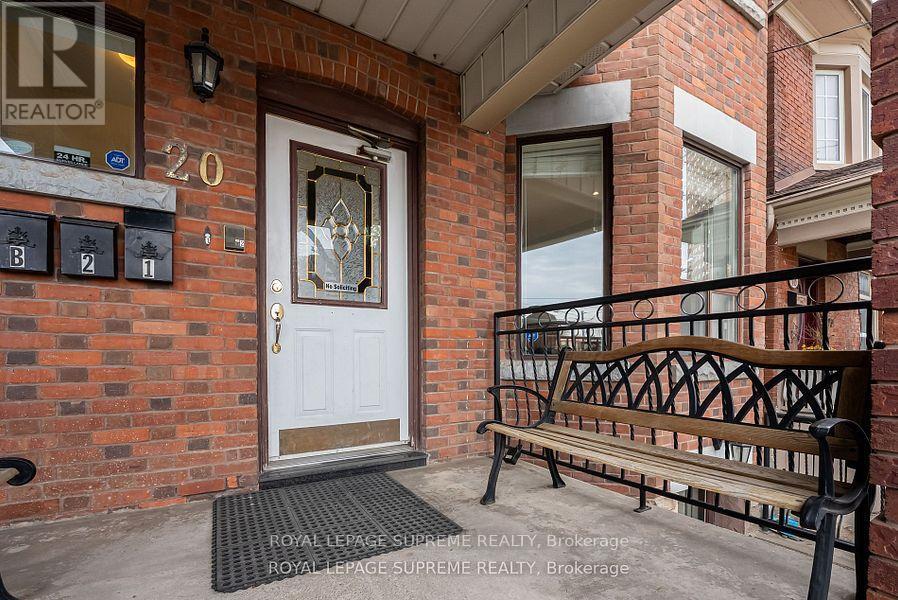 












1 - 20 EDNA AVENUE

,
Toronto,




Ontario
M6P1B5

