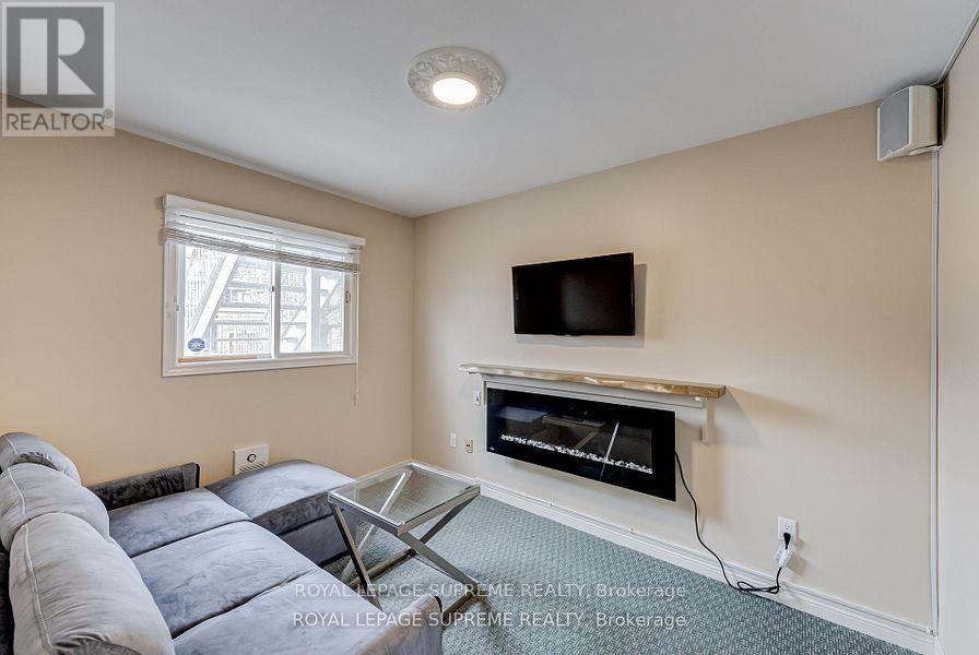












1 - 20 EDNA AVENUE

,
Toronto,




Ontario
M6P1B5

