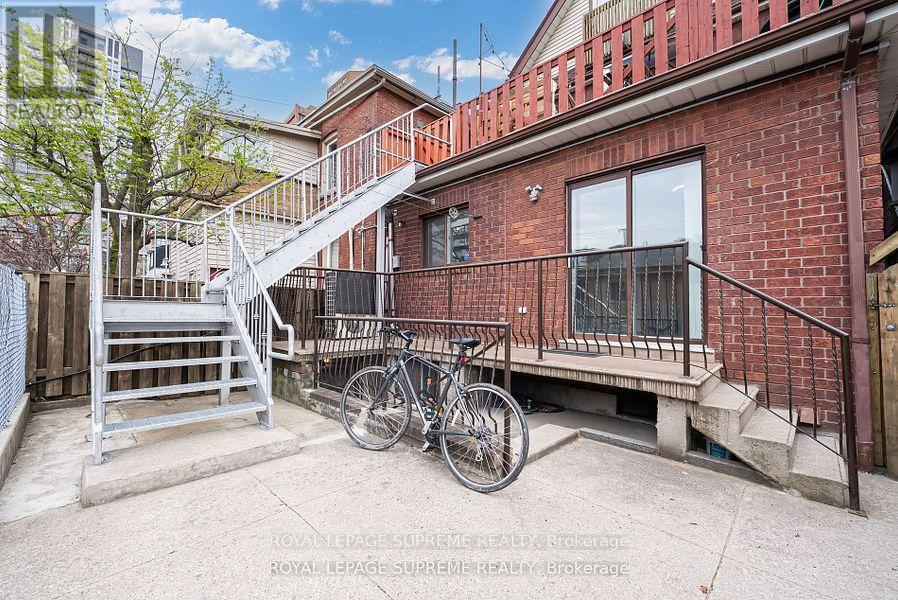 












1 - 20 EDNA AVENUE

,
Toronto,




Ontario
M6P1B5

