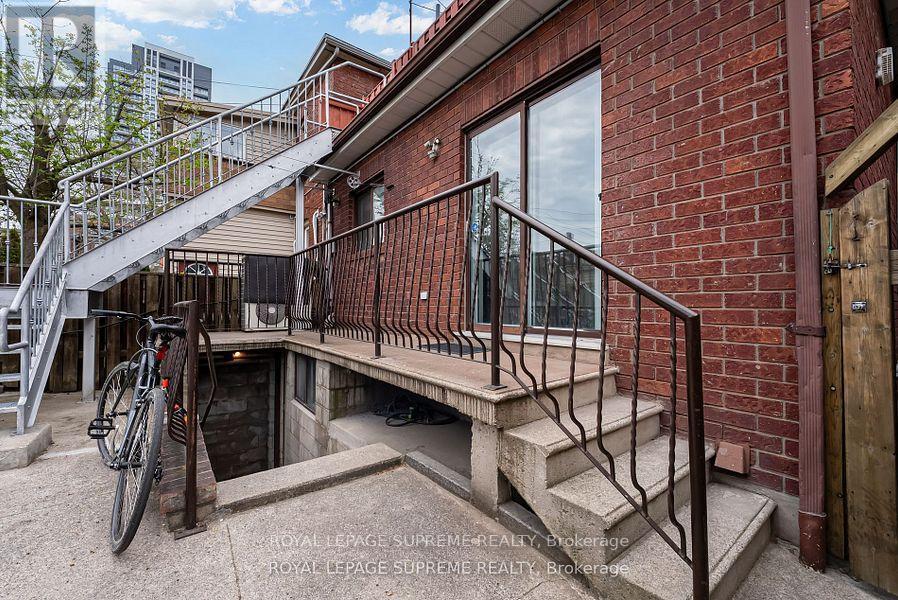 












1 - 20 EDNA AVENUE

,
Toronto,




Ontario
M6P1B5

