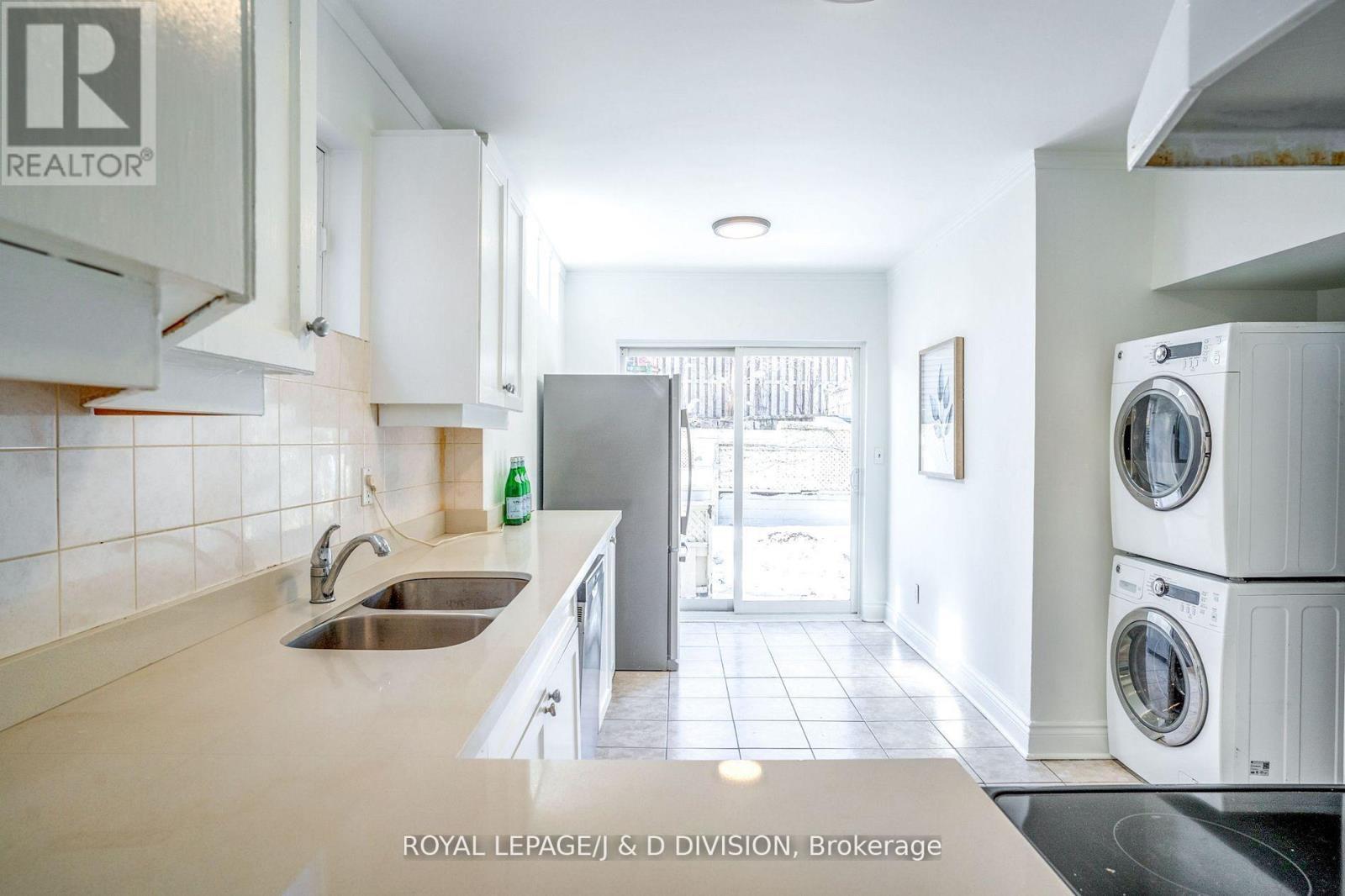












94 BROOKSIDE DRIVE

,
Toronto,




Ontario
M4E2M1


