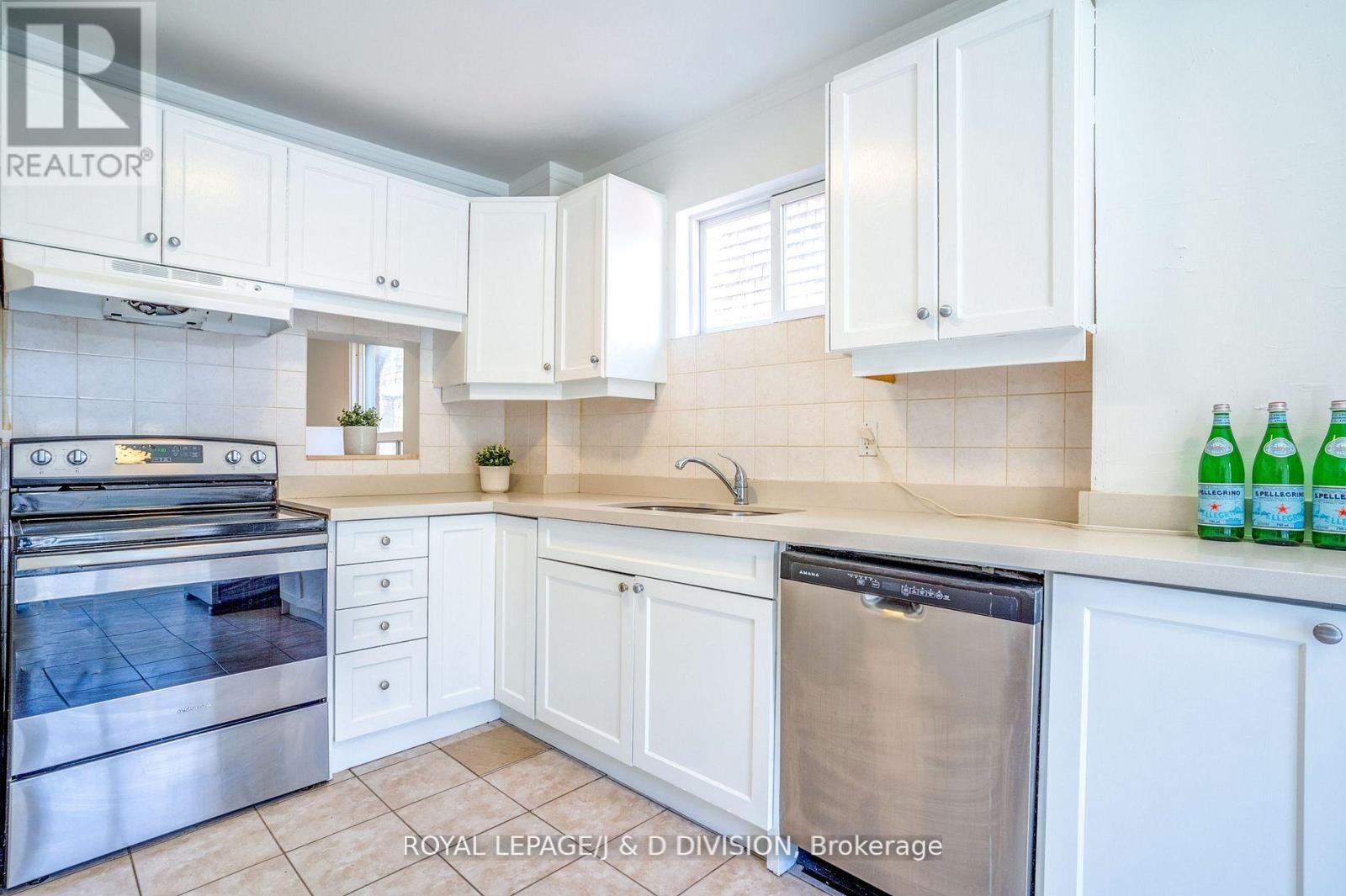 












94 BROOKSIDE DRIVE

,
Toronto,




Ontario
M4E2M1

