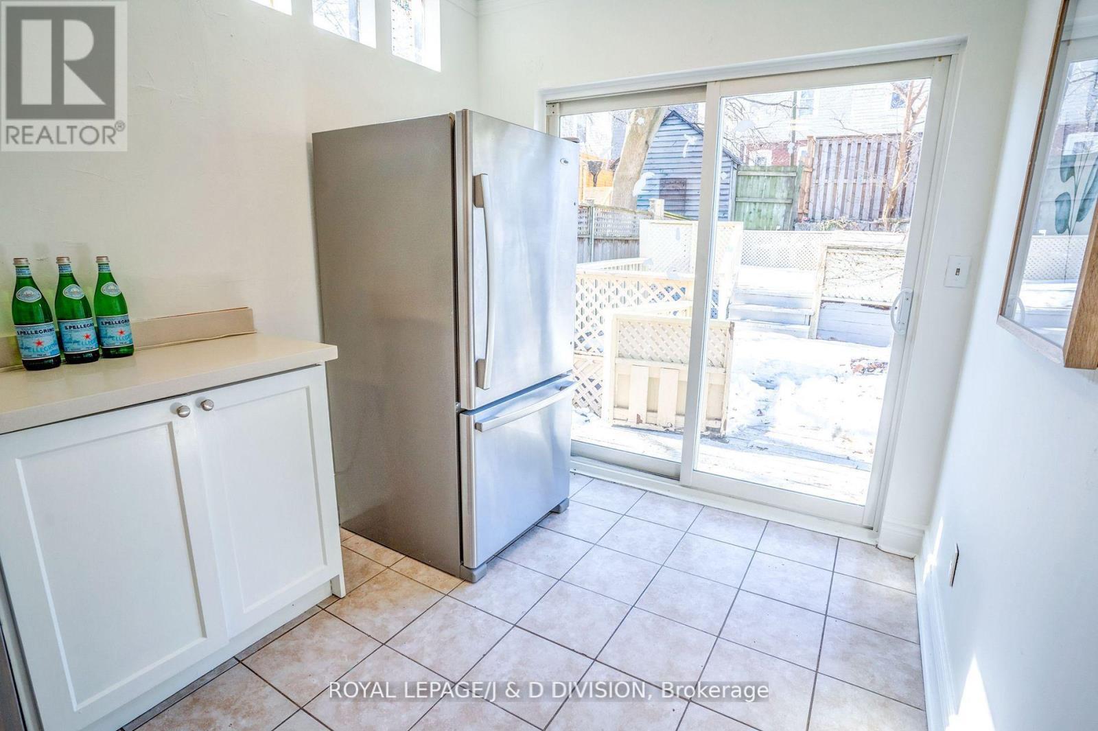 












94 BROOKSIDE DRIVE

,
Toronto,




Ontario
M4E2M1

