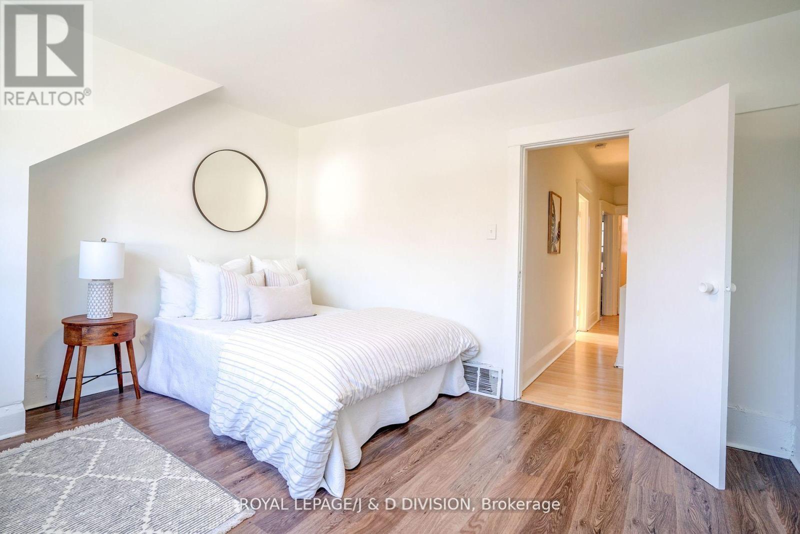 












94 BROOKSIDE DRIVE

,
Toronto,




Ontario
M4E2M1

