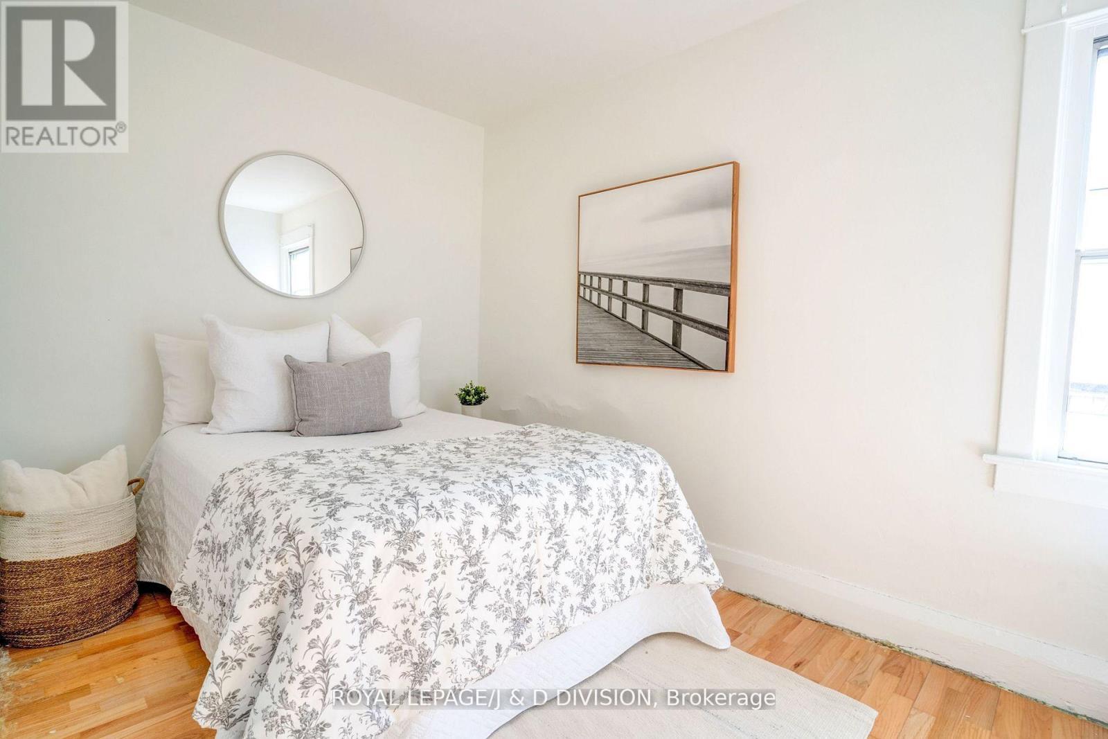 












94 BROOKSIDE DRIVE

,
Toronto,




Ontario
M4E2M1

