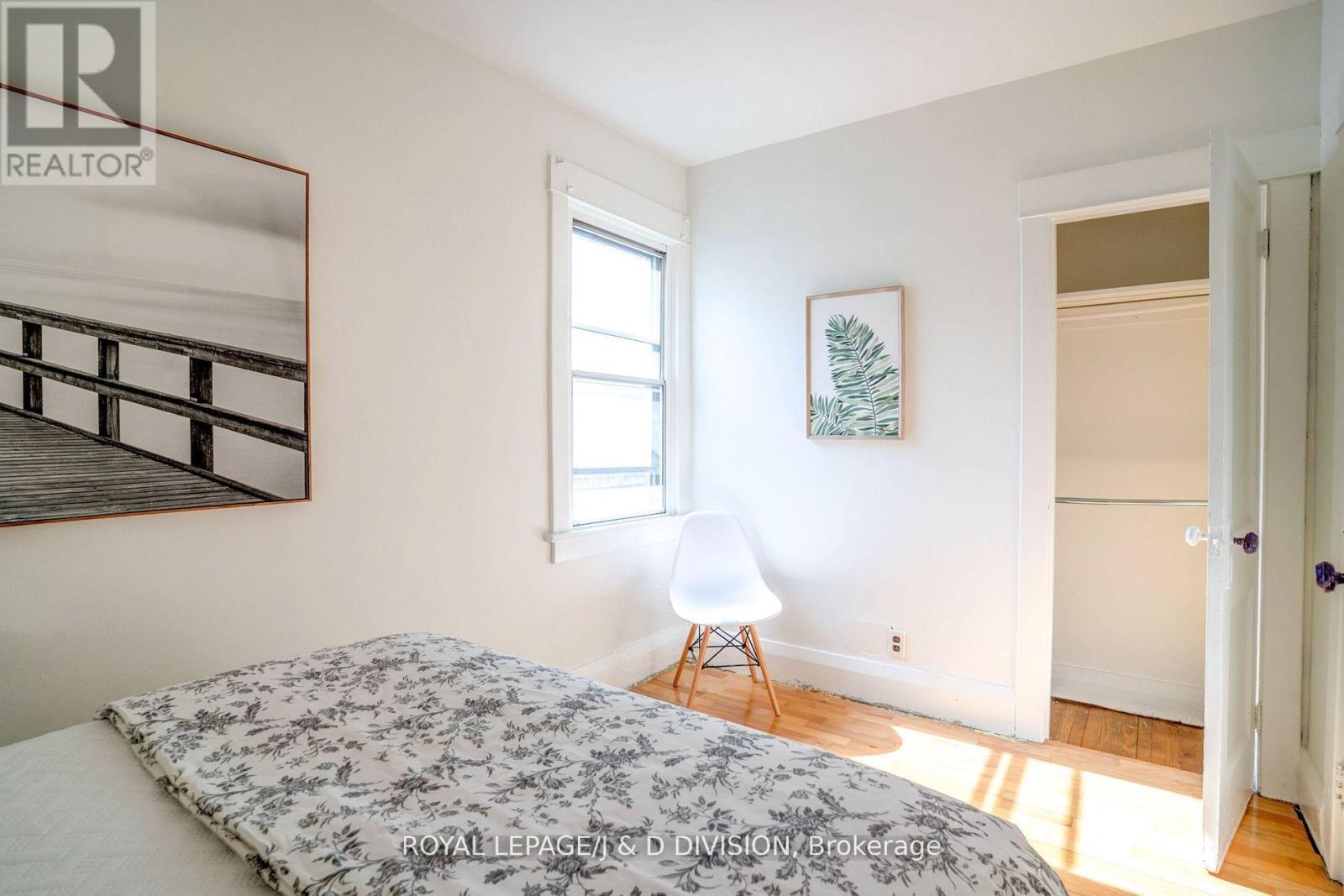 












94 BROOKSIDE DRIVE

,
Toronto,




Ontario
M4E2M1

