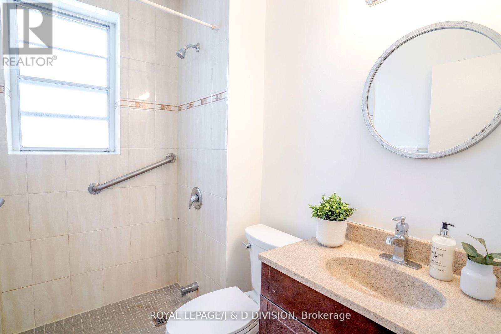












94 BROOKSIDE DRIVE

,
Toronto,




Ontario
M4E2M1

