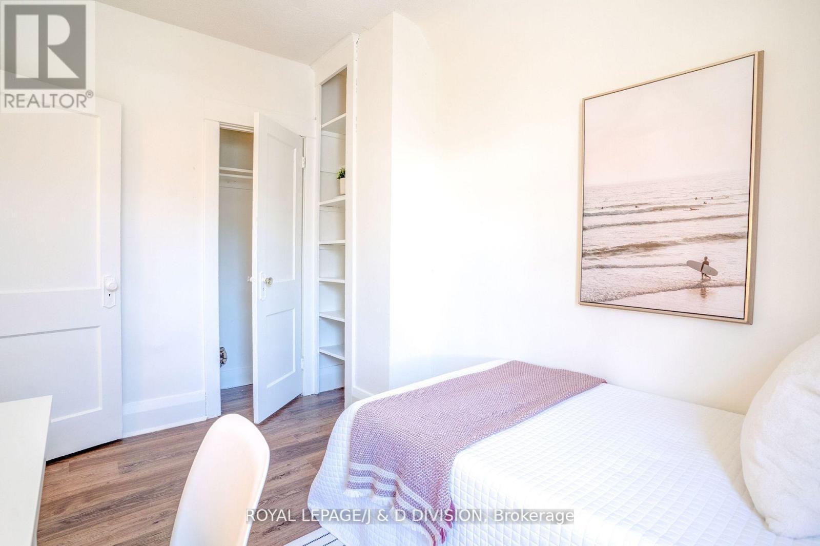 












94 BROOKSIDE DRIVE

,
Toronto,




Ontario
M4E2M1

