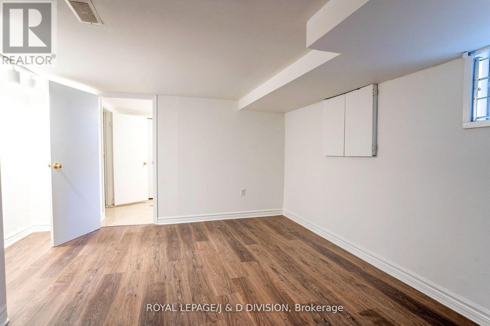 












94 BROOKSIDE DRIVE

,
Toronto,




Ontario
M4E2M1

