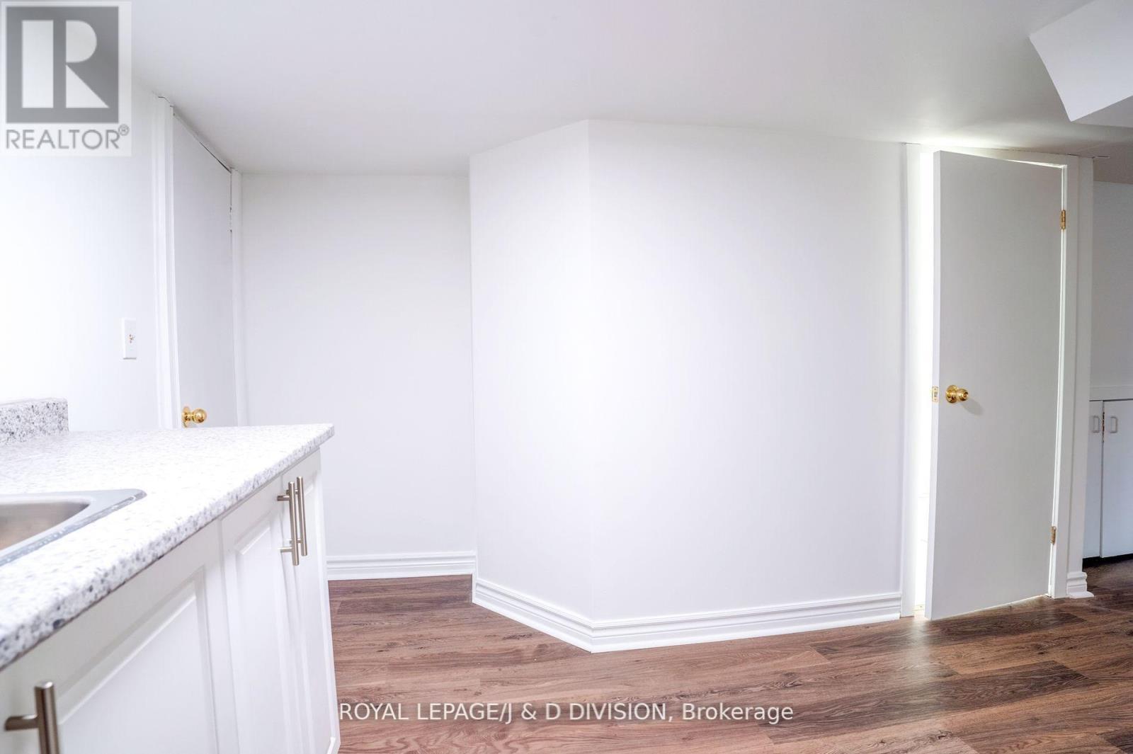 












94 BROOKSIDE DRIVE

,
Toronto,




Ontario
M4E2M1

