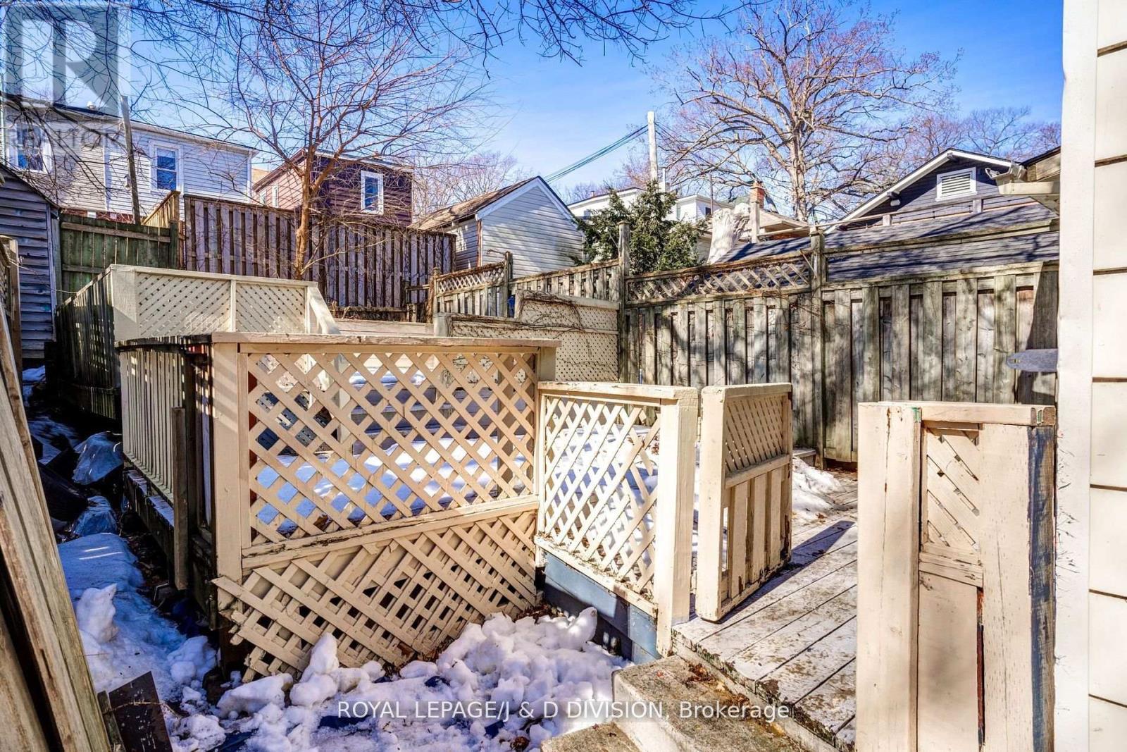 












94 BROOKSIDE DRIVE

,
Toronto,




Ontario
M4E2M1

