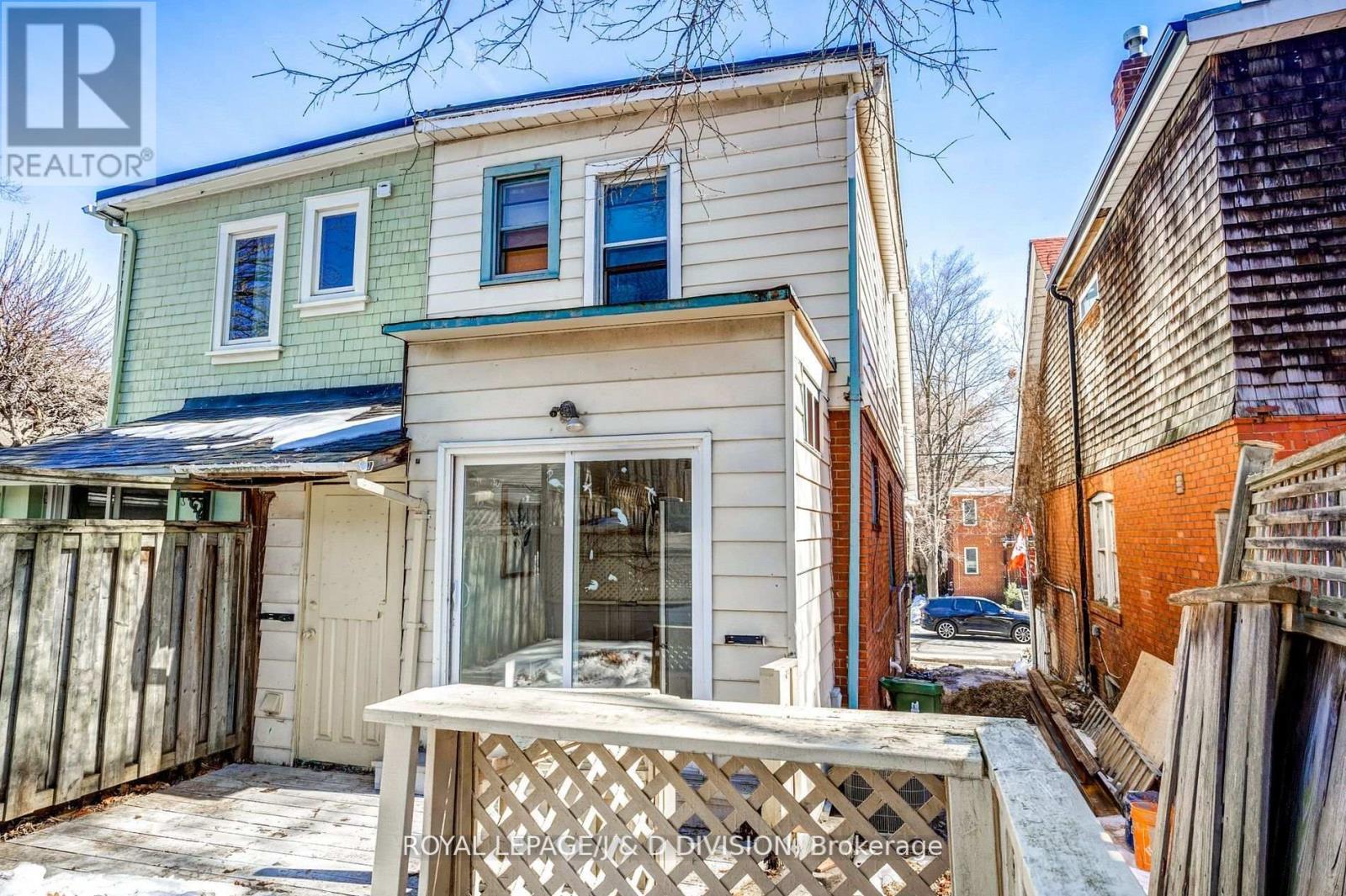 












94 BROOKSIDE DRIVE

,
Toronto,




Ontario
M4E2M1

