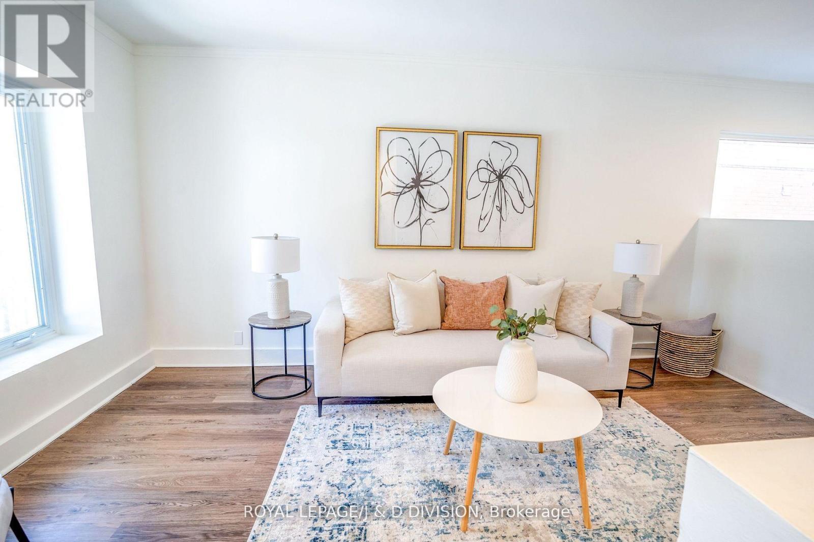 












94 BROOKSIDE DRIVE

,
Toronto,




Ontario
M4E2M1


