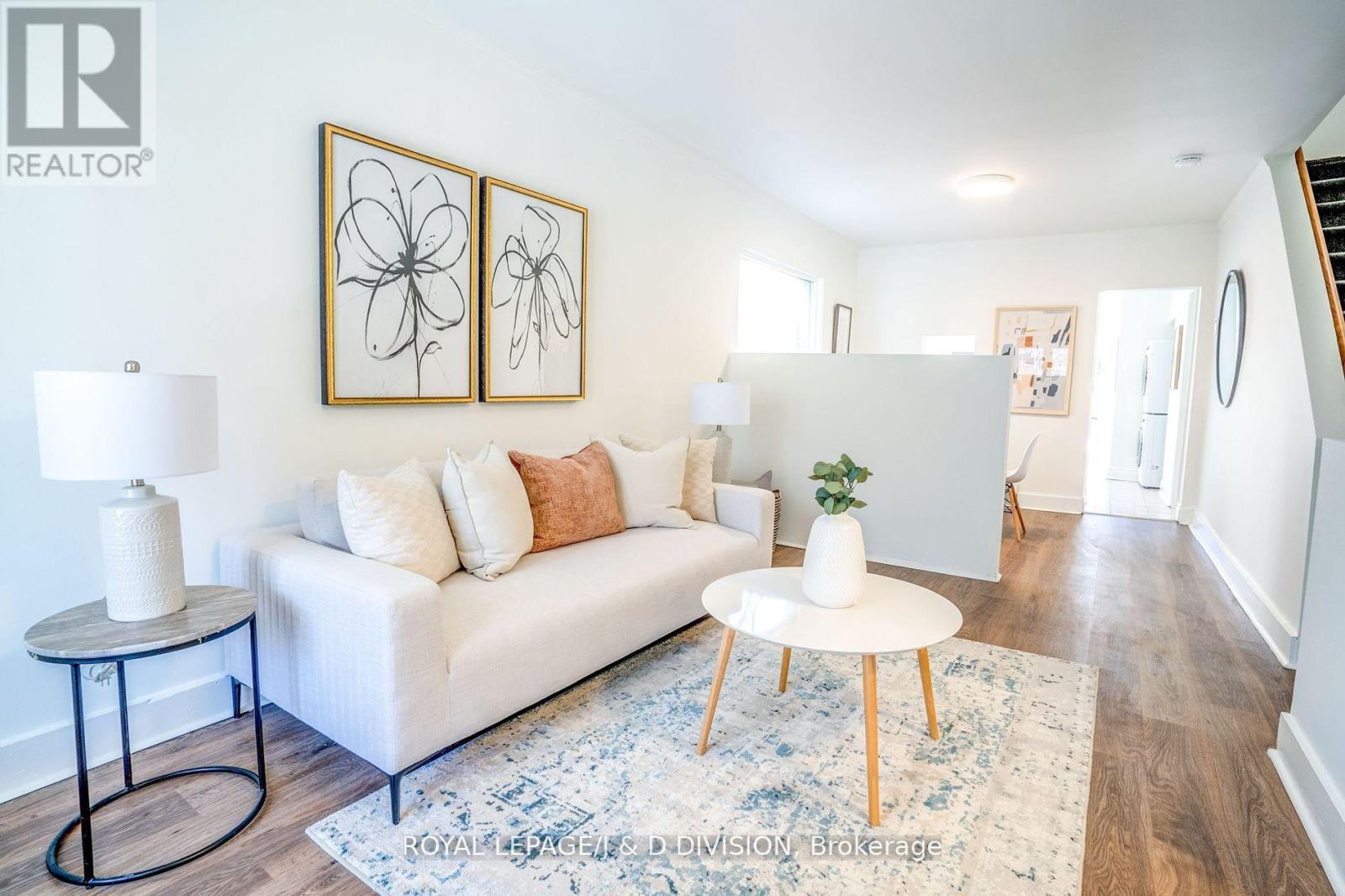 












94 BROOKSIDE DRIVE

,
Toronto,




Ontario
M4E2M1

