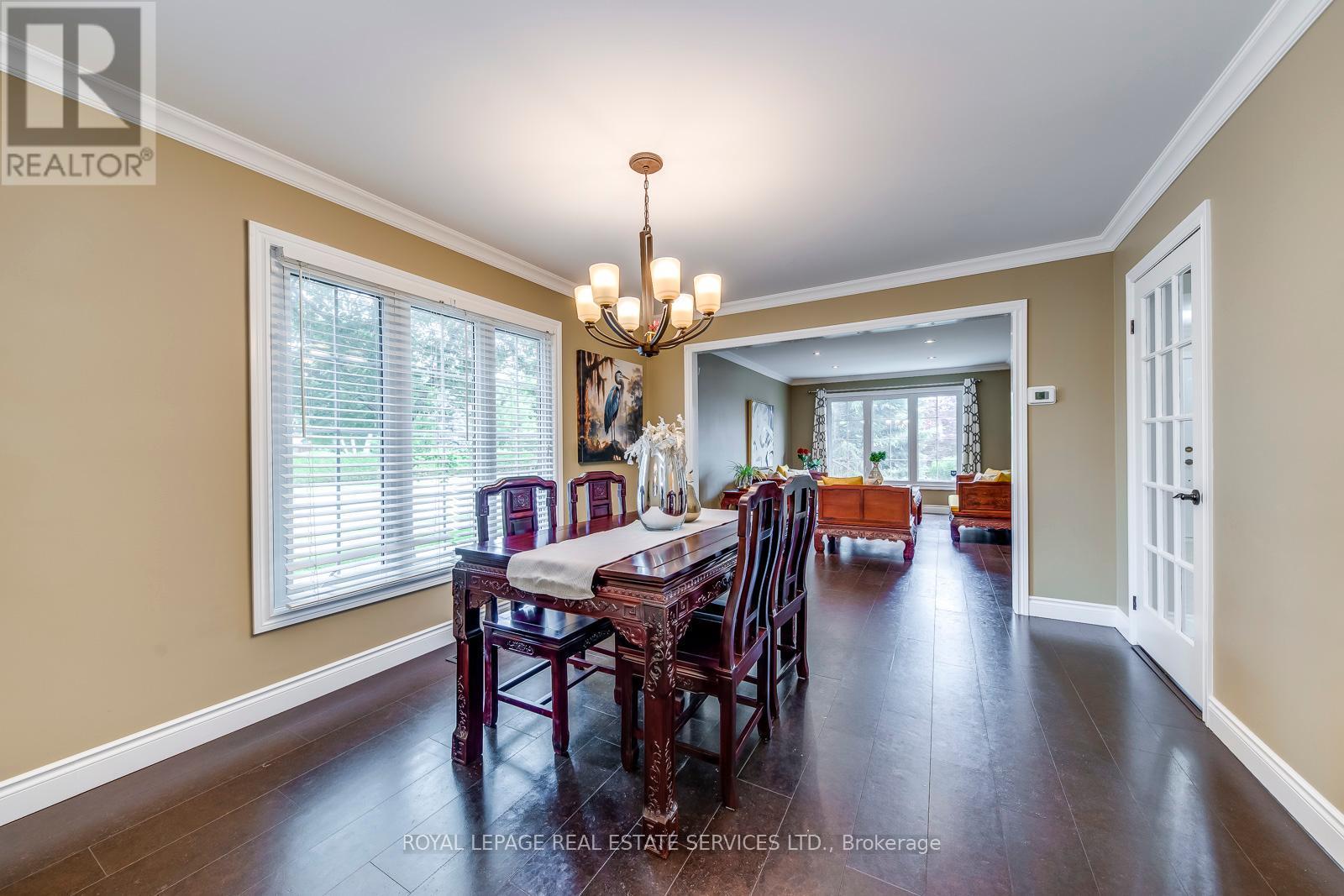 












1143 CHAPELTON PLACE

,
Oakville,




Ontario
L6M2B1


