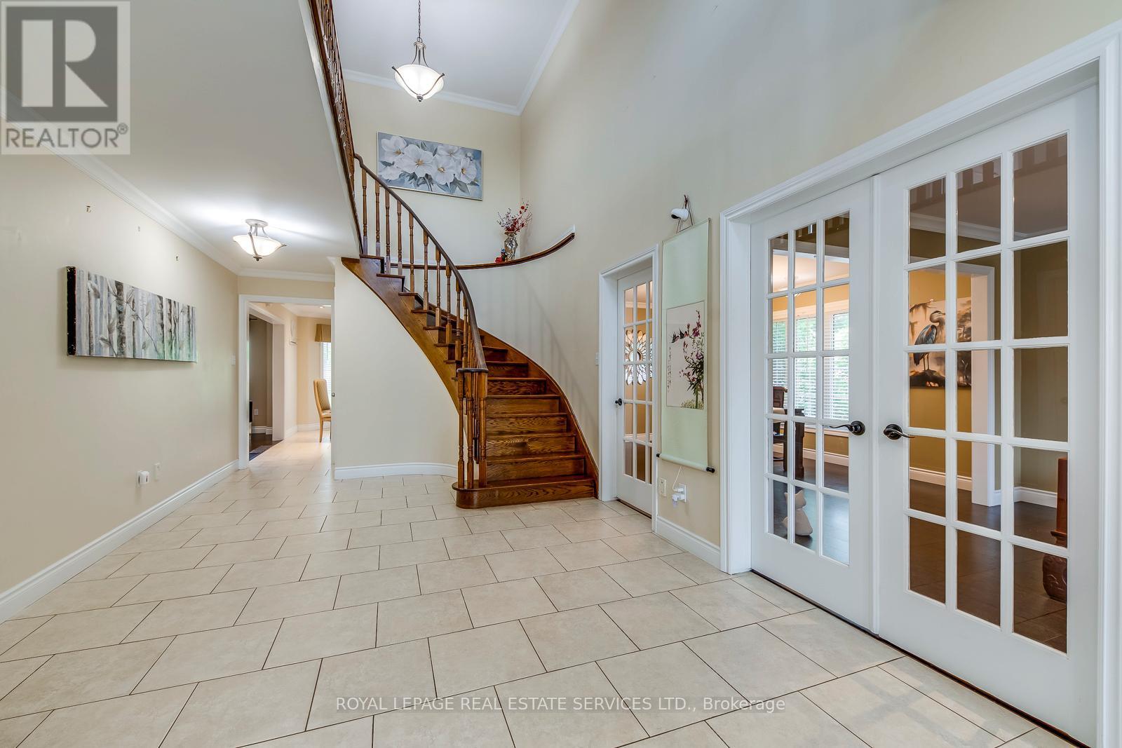 












1143 CHAPELTON PLACE

,
Oakville,




Ontario
L6M2B1

