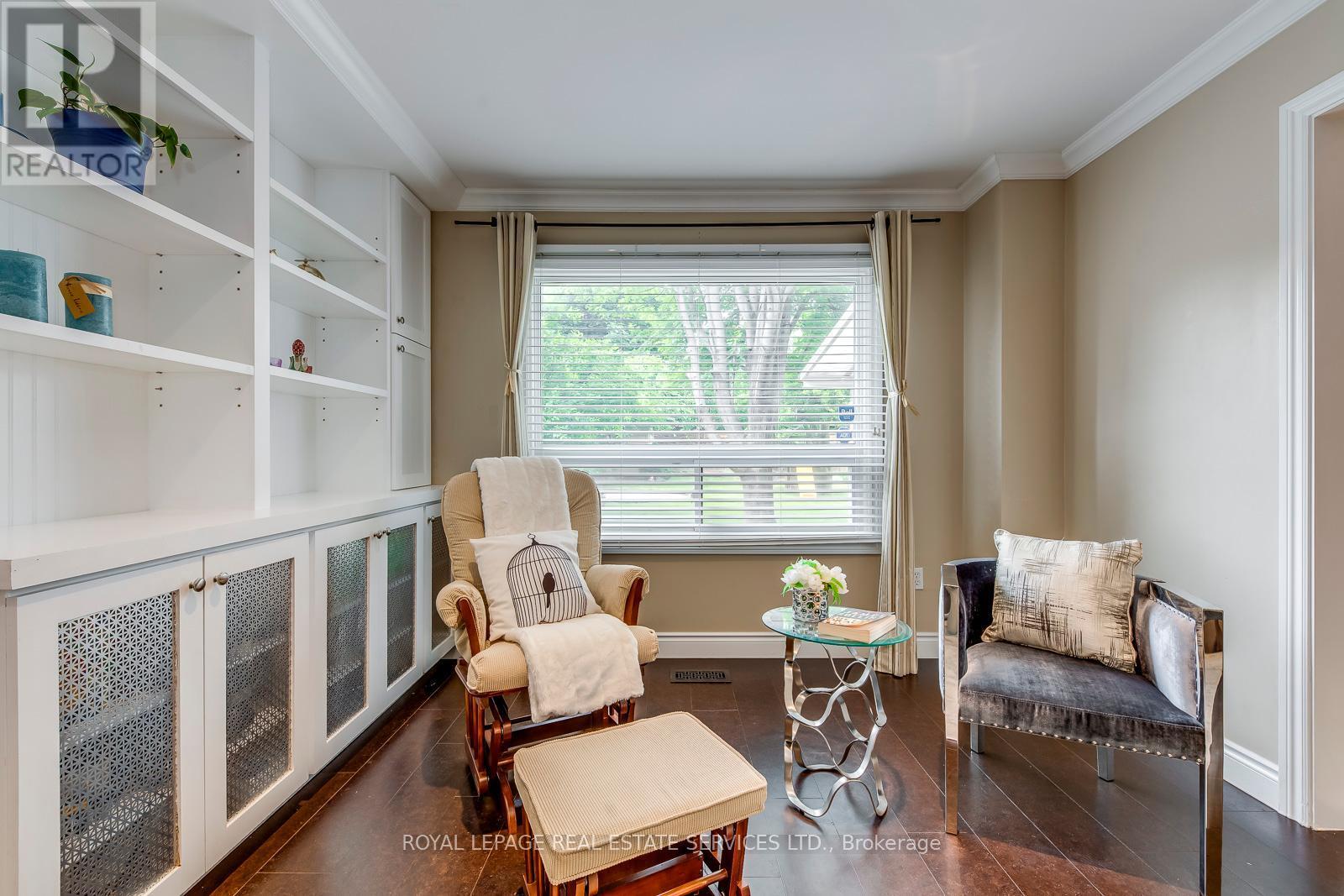 












1143 CHAPELTON PLACE

,
Oakville,




Ontario
L6M2B1


