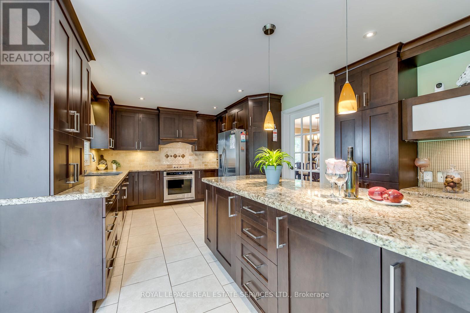 












1143 CHAPELTON PLACE

,
Oakville,




Ontario
L6M2B1


