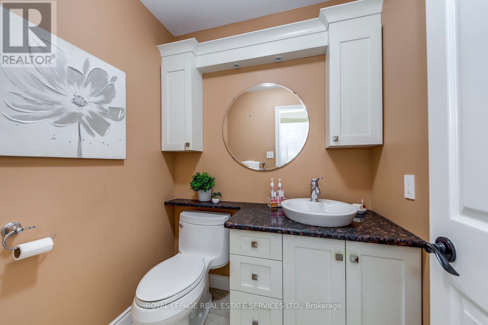 












1143 CHAPELTON PLACE

,
Oakville,




Ontario
L6M2B1

