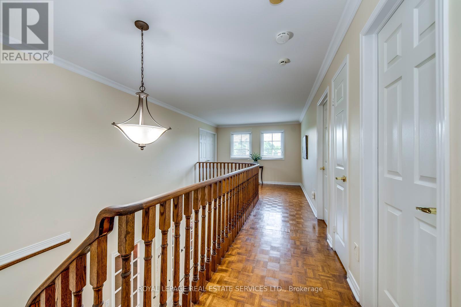 












1143 CHAPELTON PLACE

,
Oakville,




Ontario
L6M2B1

