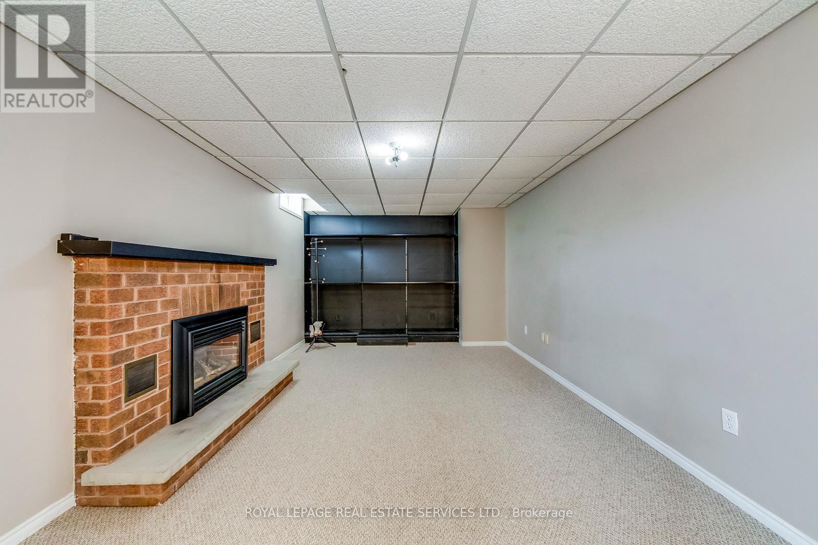 












1143 CHAPELTON PLACE

,
Oakville,




Ontario
L6M2B1

