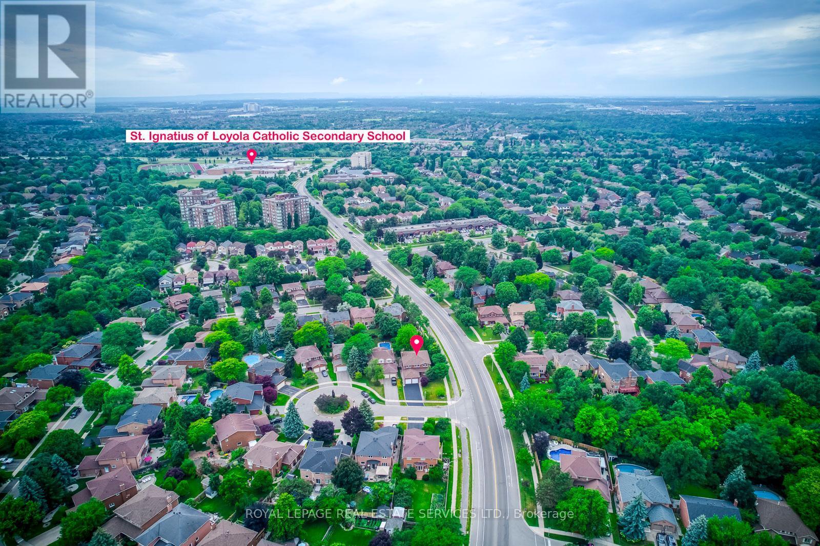 












1143 CHAPELTON PLACE

,
Oakville,




Ontario
L6M2B1

