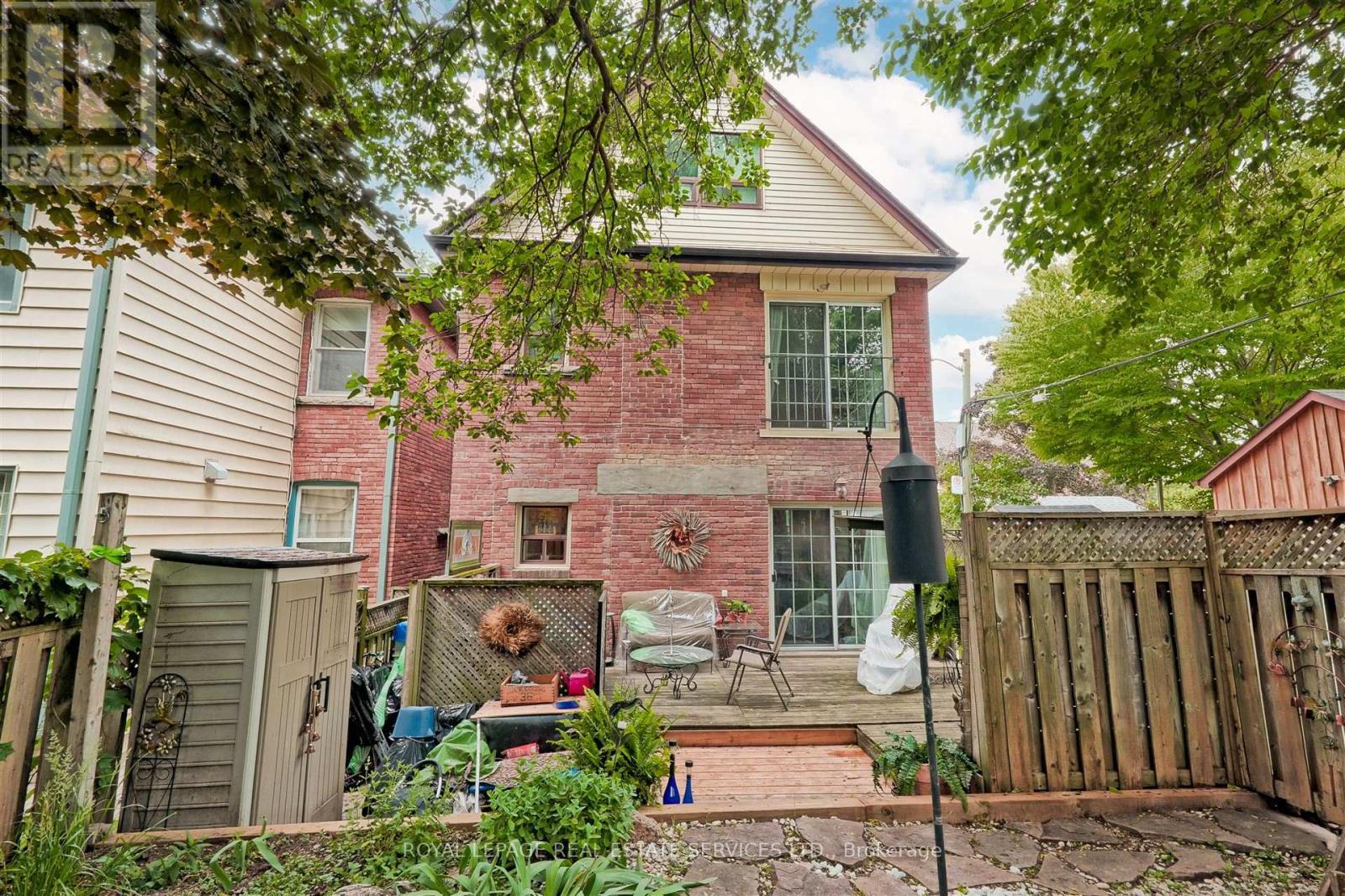 












93 MEDLAND CRESCENT

,
Toronto,




Ontario
M6P2N3

